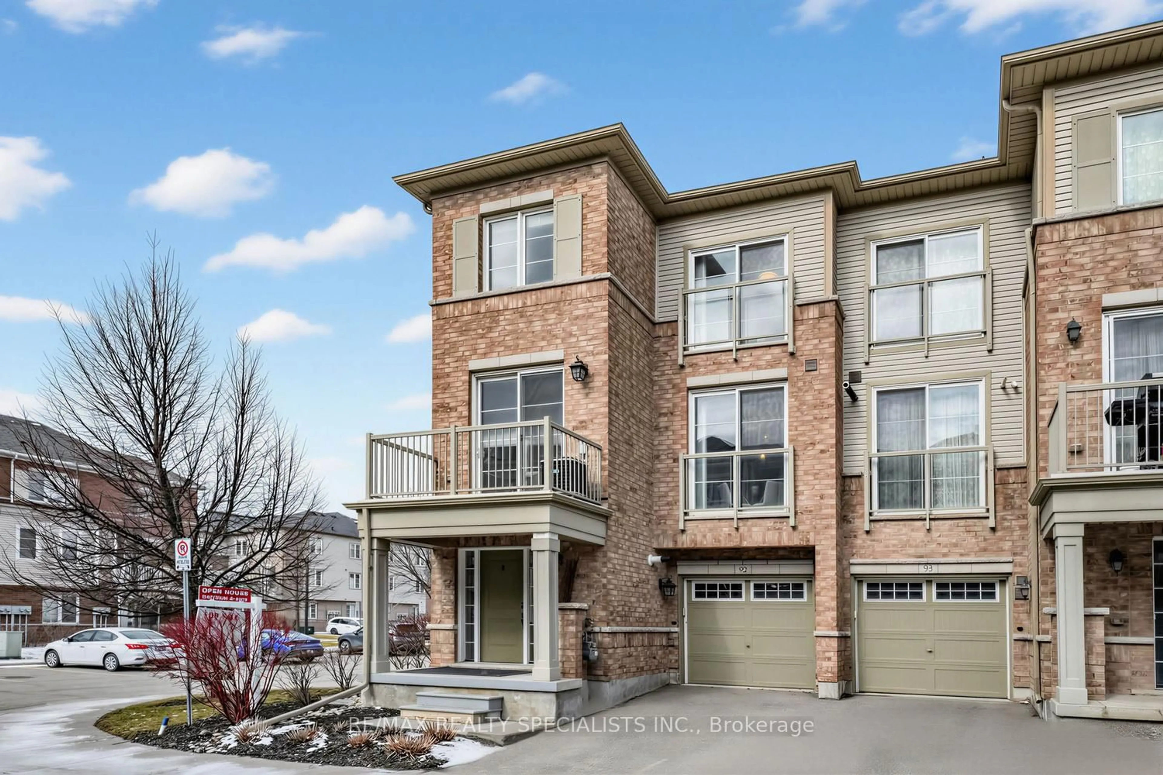 Home with brick exterior material, street for 165 Hampshire Way #92, Milton Ontario L9T 8M7
