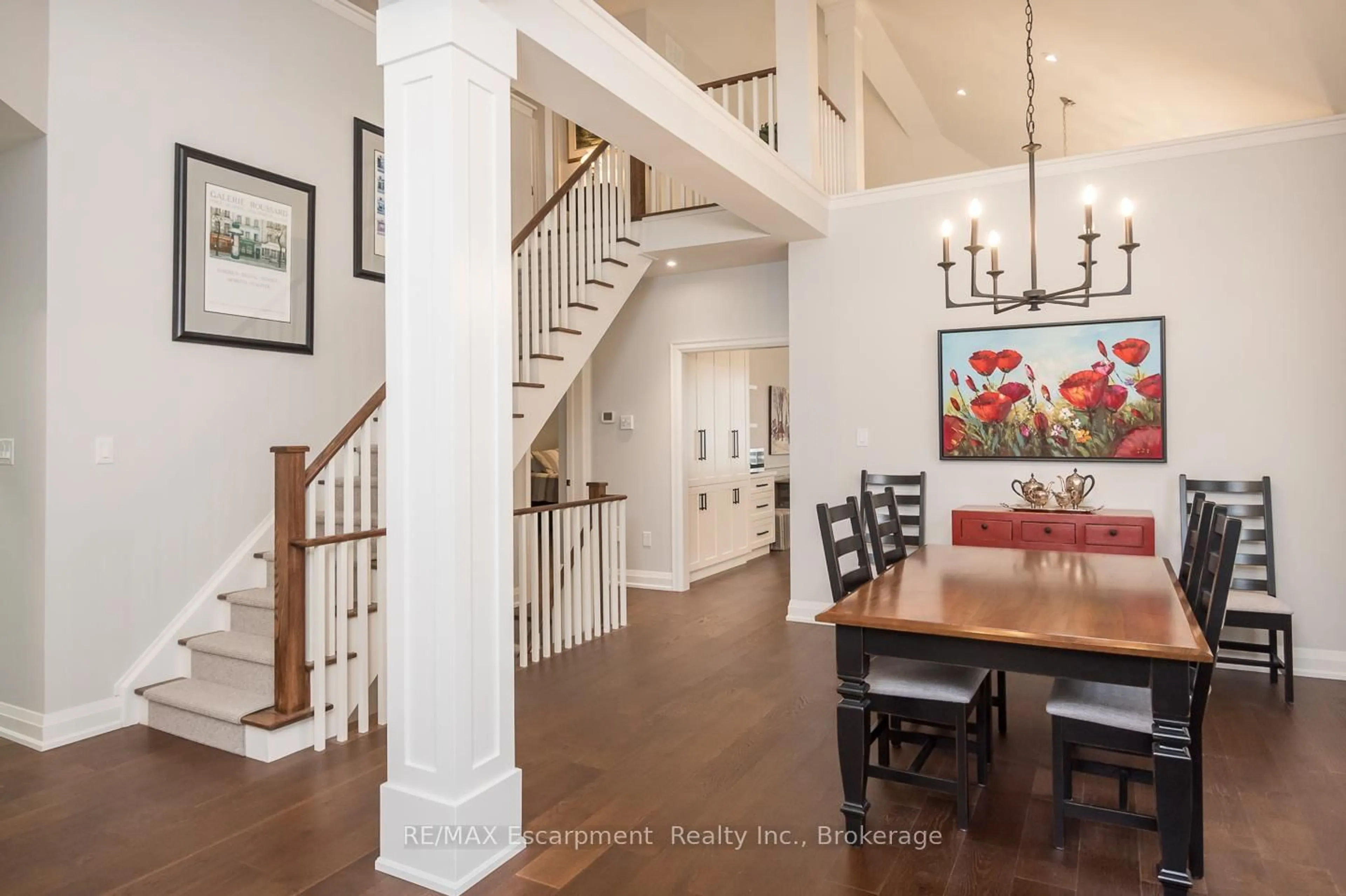 Indoor entryway for 4155 Stonebridge Cres, Burlington Ontario L7M 4N2