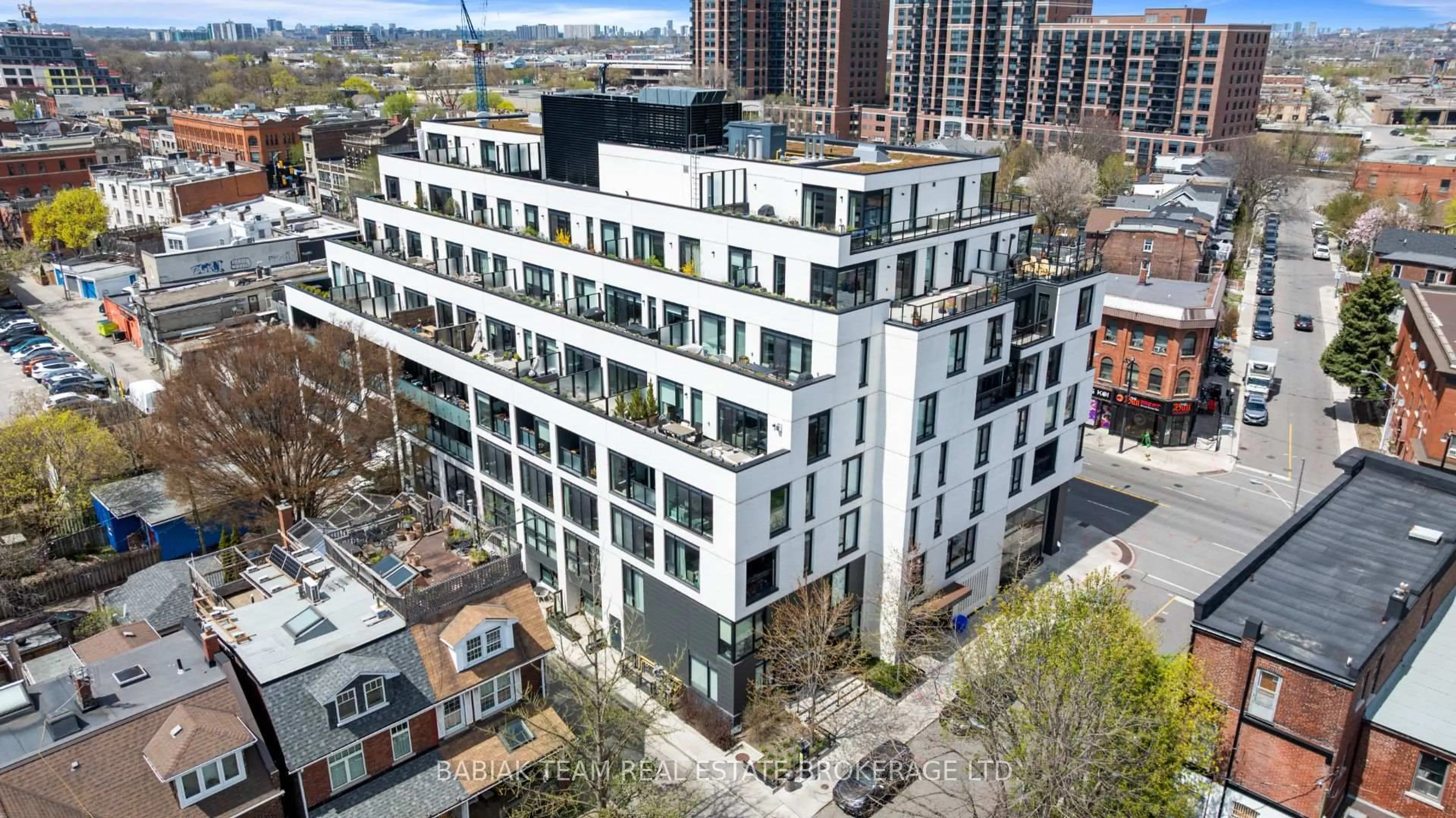 A pic from outside/outdoor area/front of a property/back of a property/a pic from drone, city buildings view from balcony for 530 Indian Grve #401, Toronto Ontario M6P 0B3