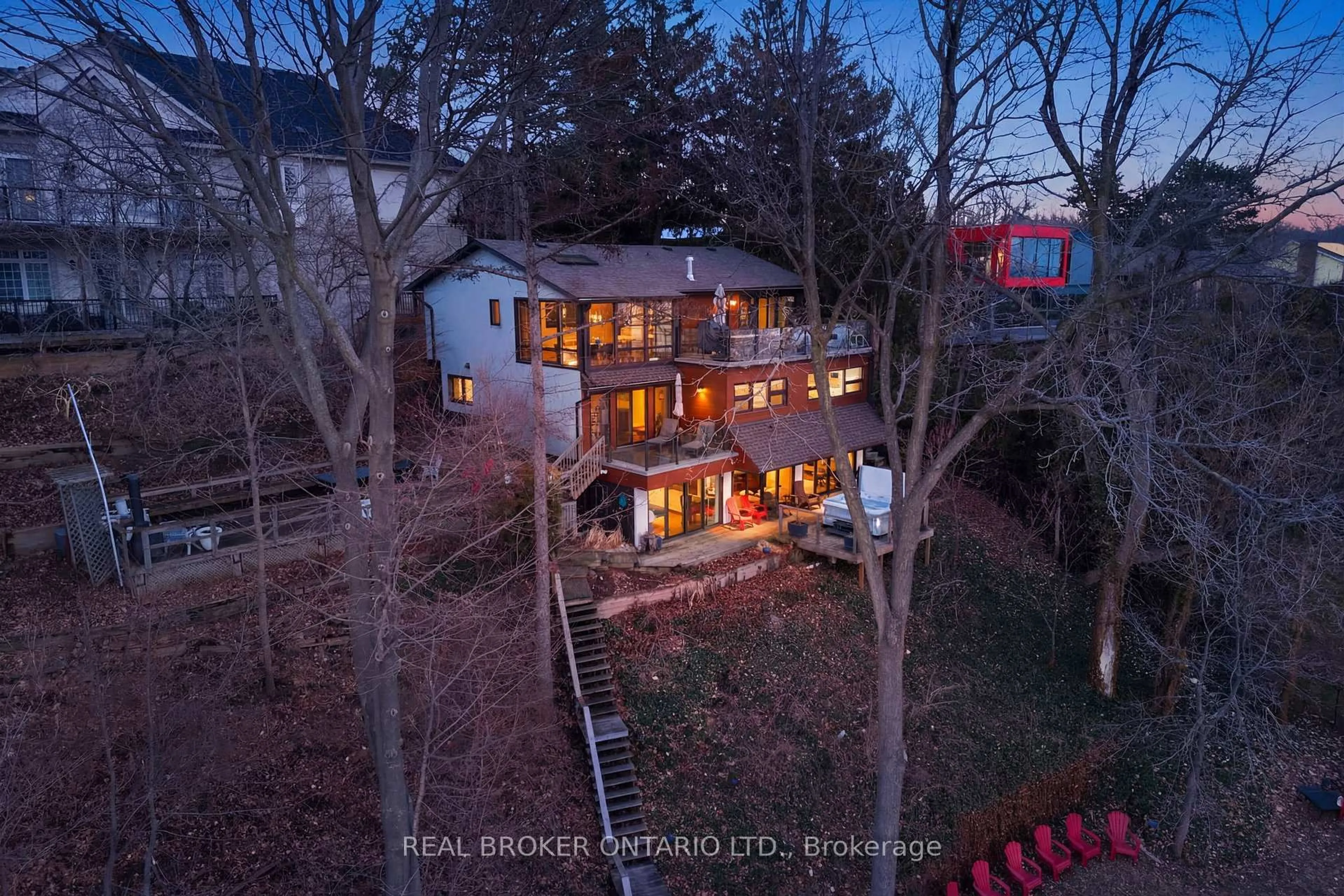 A pic from outside/outdoor area/front of a property/back of a property/a pic from drone, unknown for 868 Danforth Pl, Burlington Ontario L7T 1S2