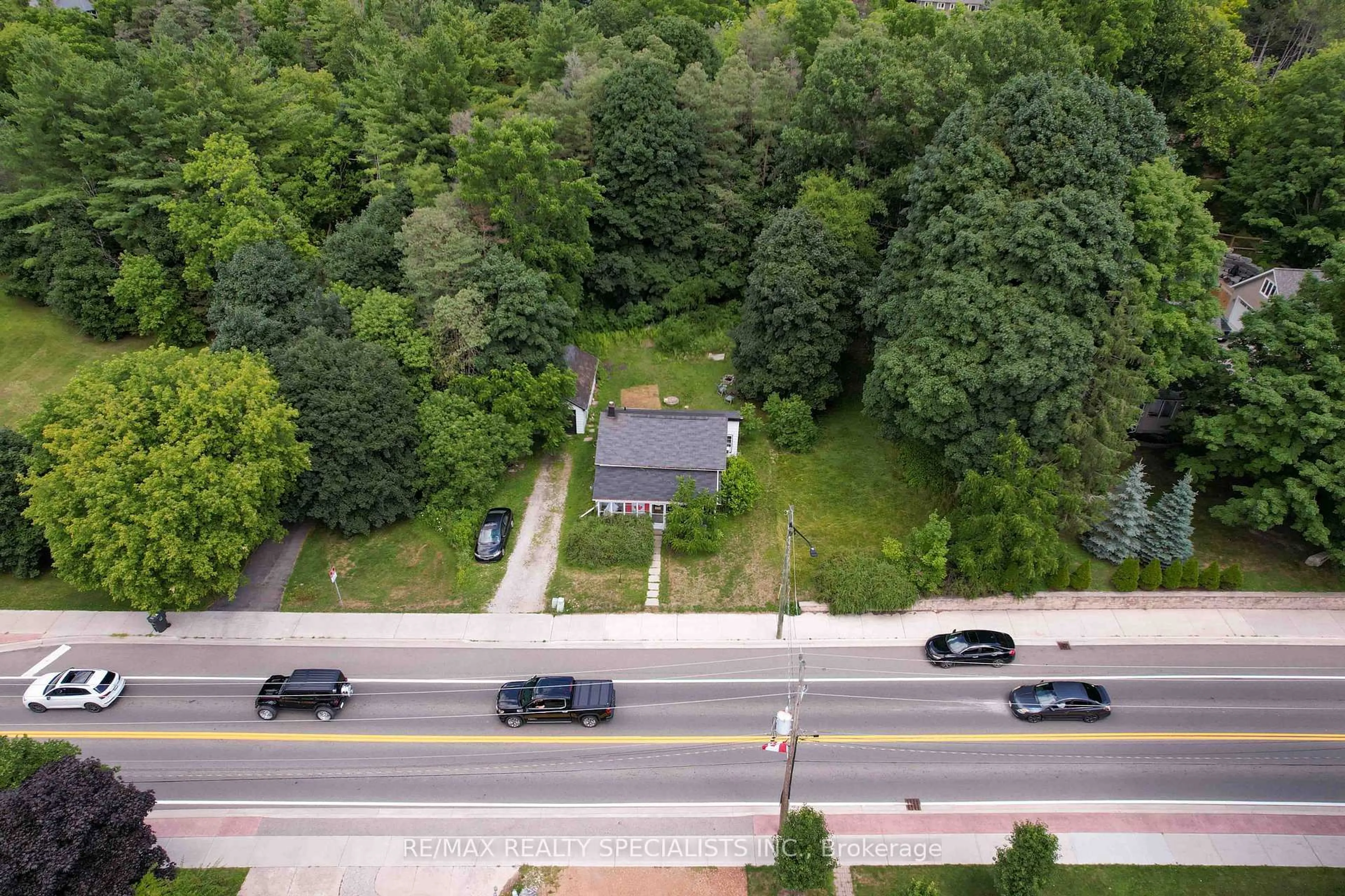 A pic from outside/outdoor area/front of a property/back of a property/a pic from drone, street for 17145 Highway 50 Rd, Caledon Ontario L7E 0E1