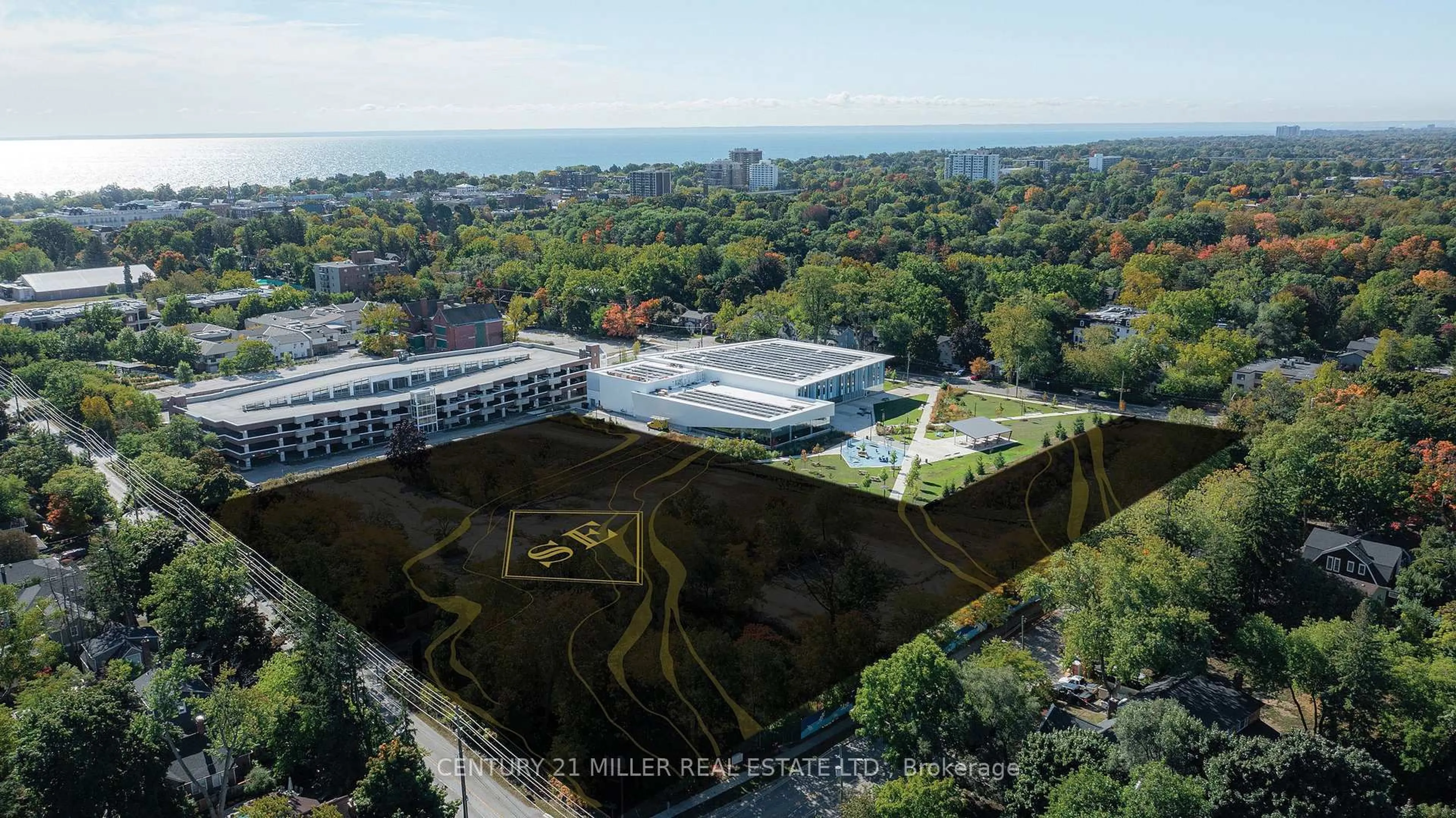 A pic from outside/outdoor area/front of a property/back of a property/a pic from drone, building for Lot 101 Douglas Ave, Oakville Ontario L6J 2B7