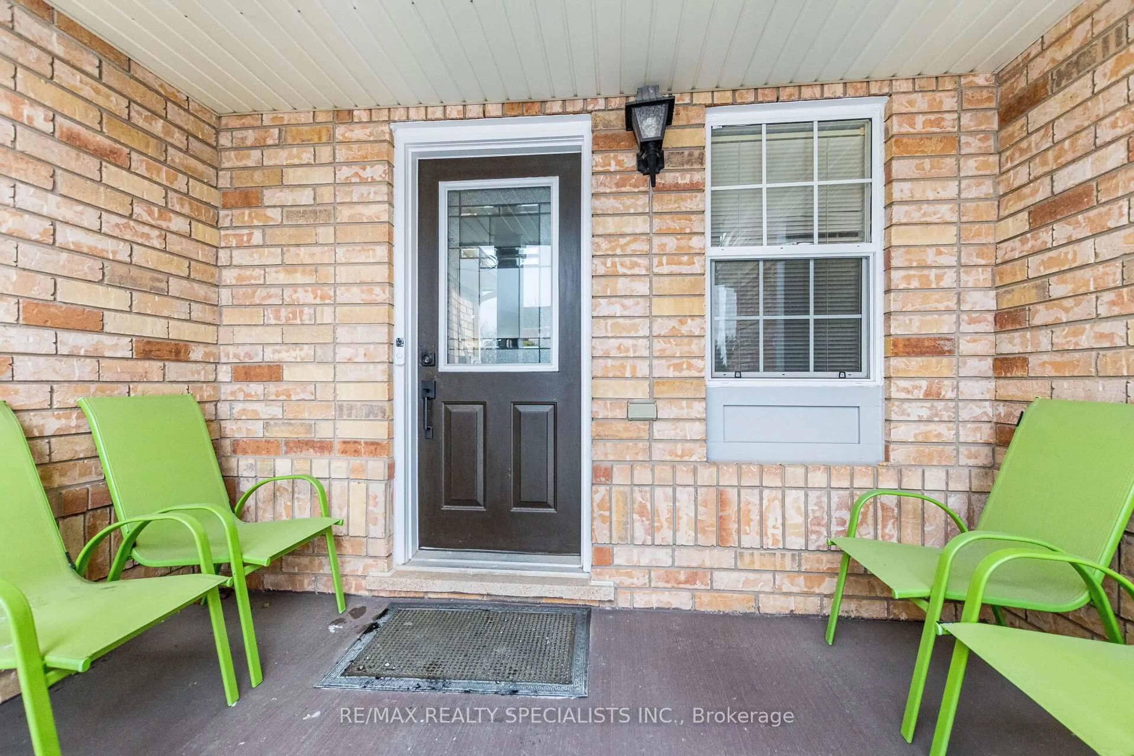 Unknown for 618 Hamilton Cres, Milton Ontario L9T 6G9