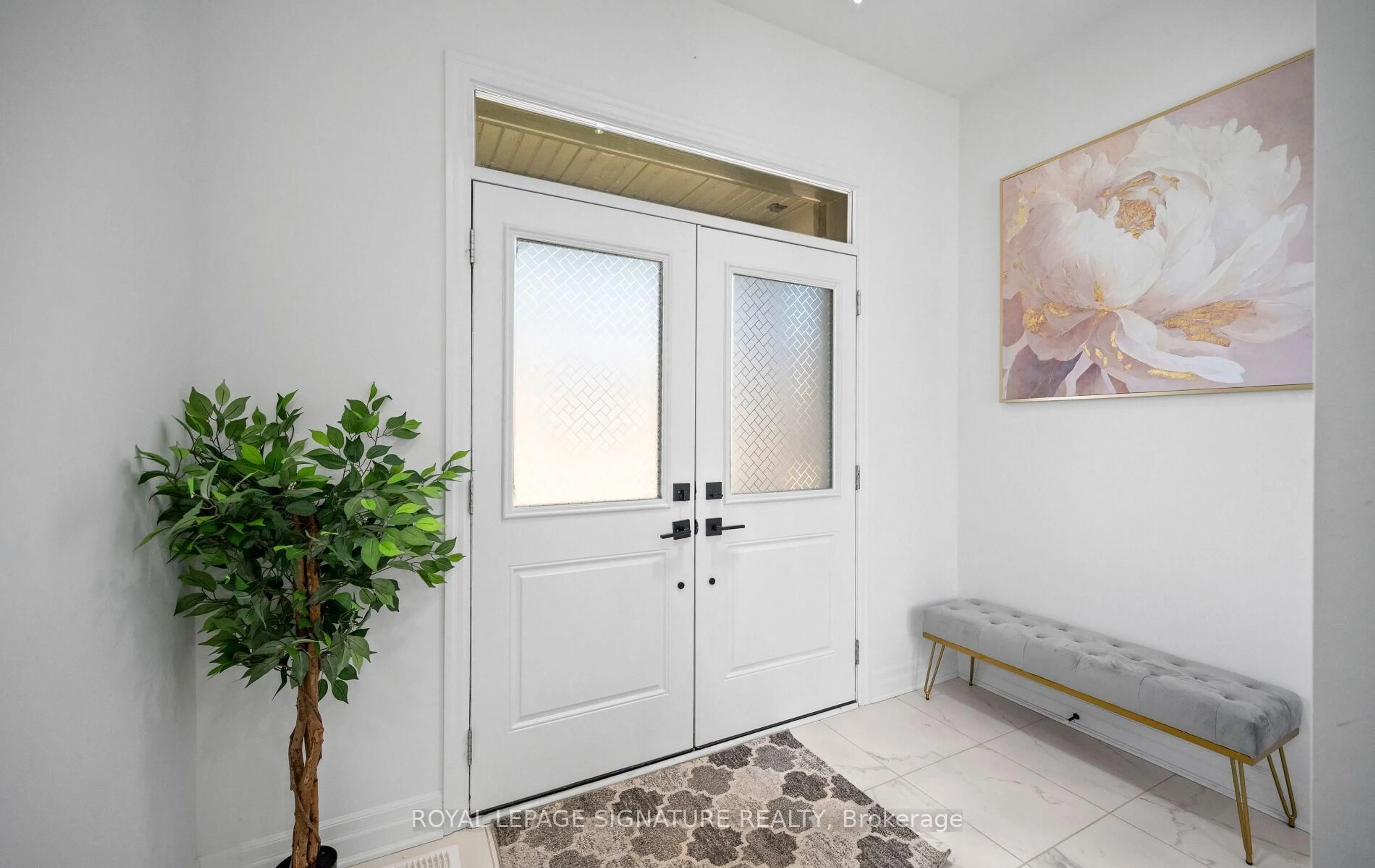 Indoor entryway for 474 Violet Gate, Milton Ontario L9E 1X6