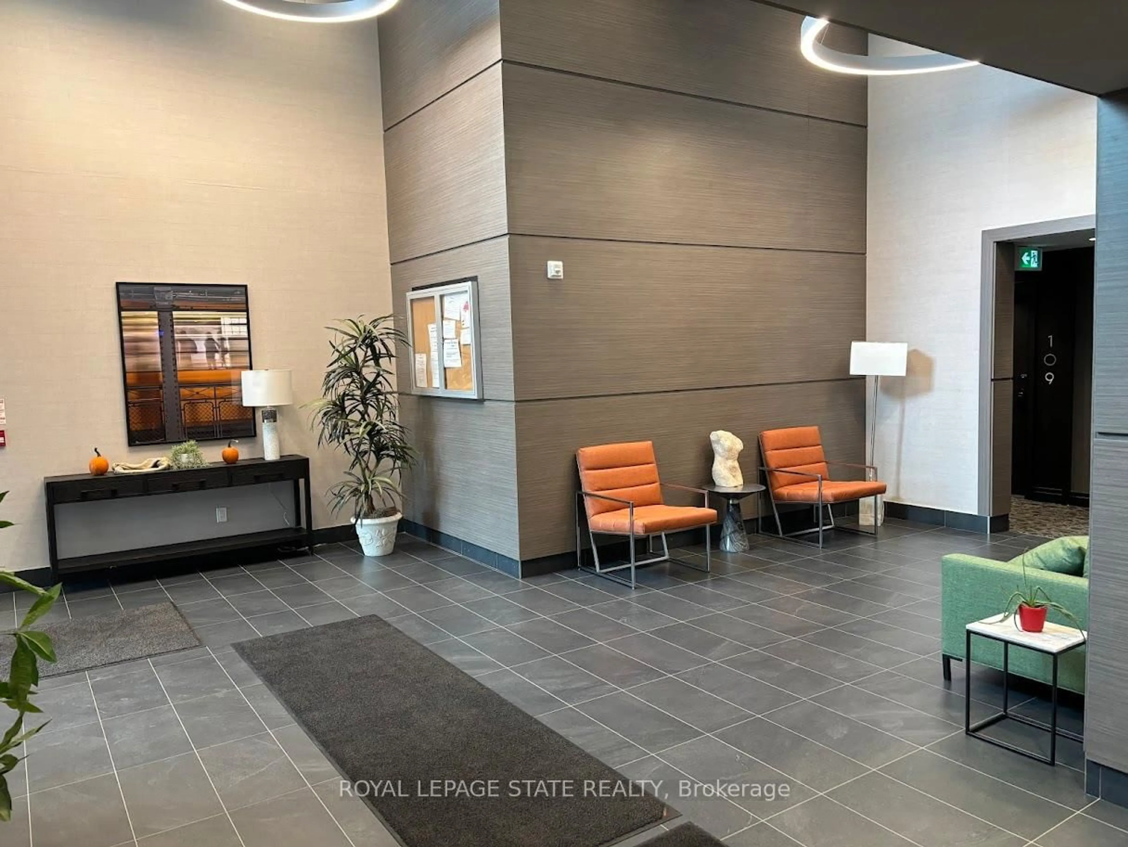 Lobby for 50 Kaitting Tr #610, Oakville Ontario L6M 5N3