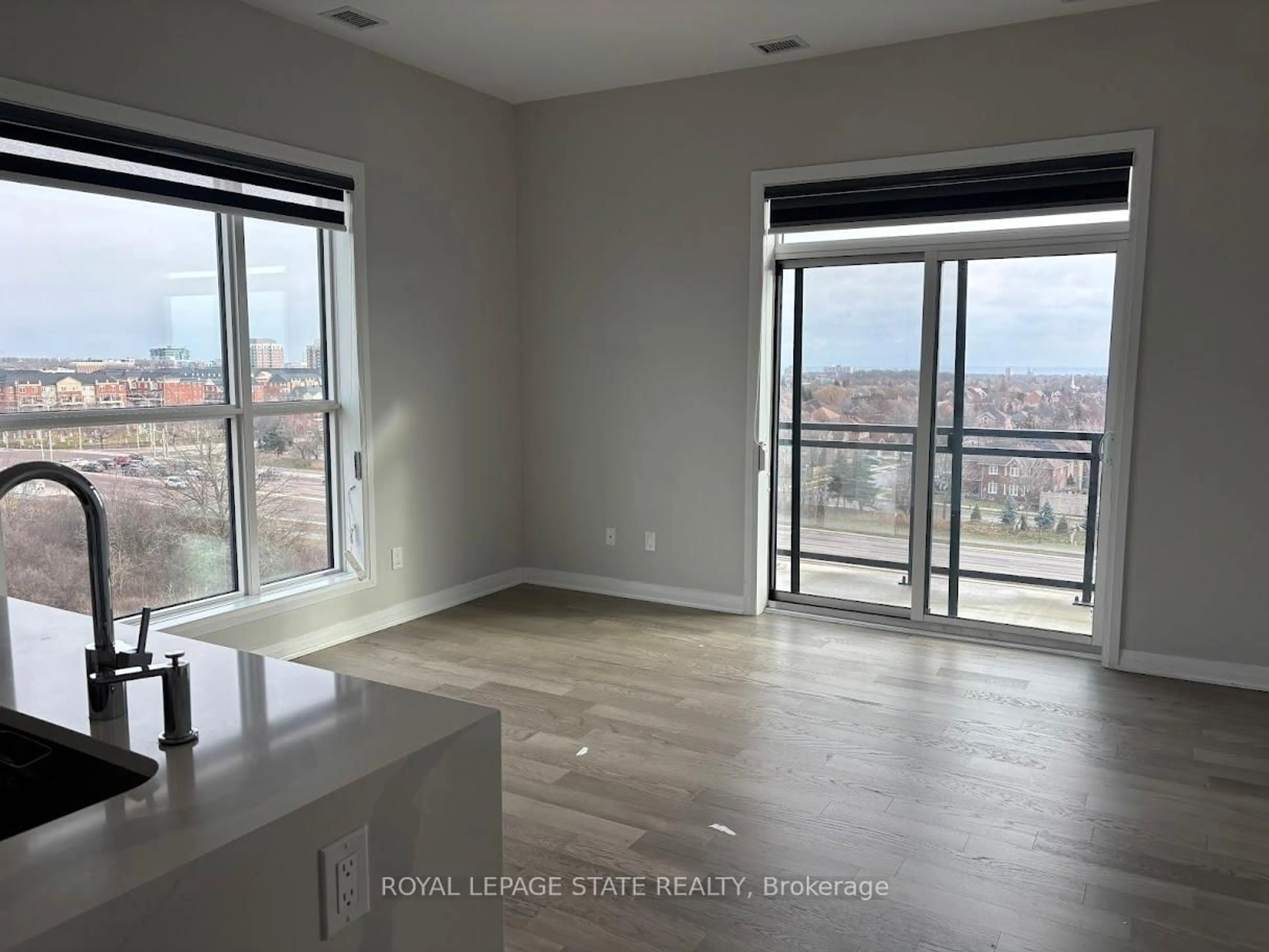 A pic of a room for 50 Kaitting Tr #610, Oakville Ontario L6M 5N3