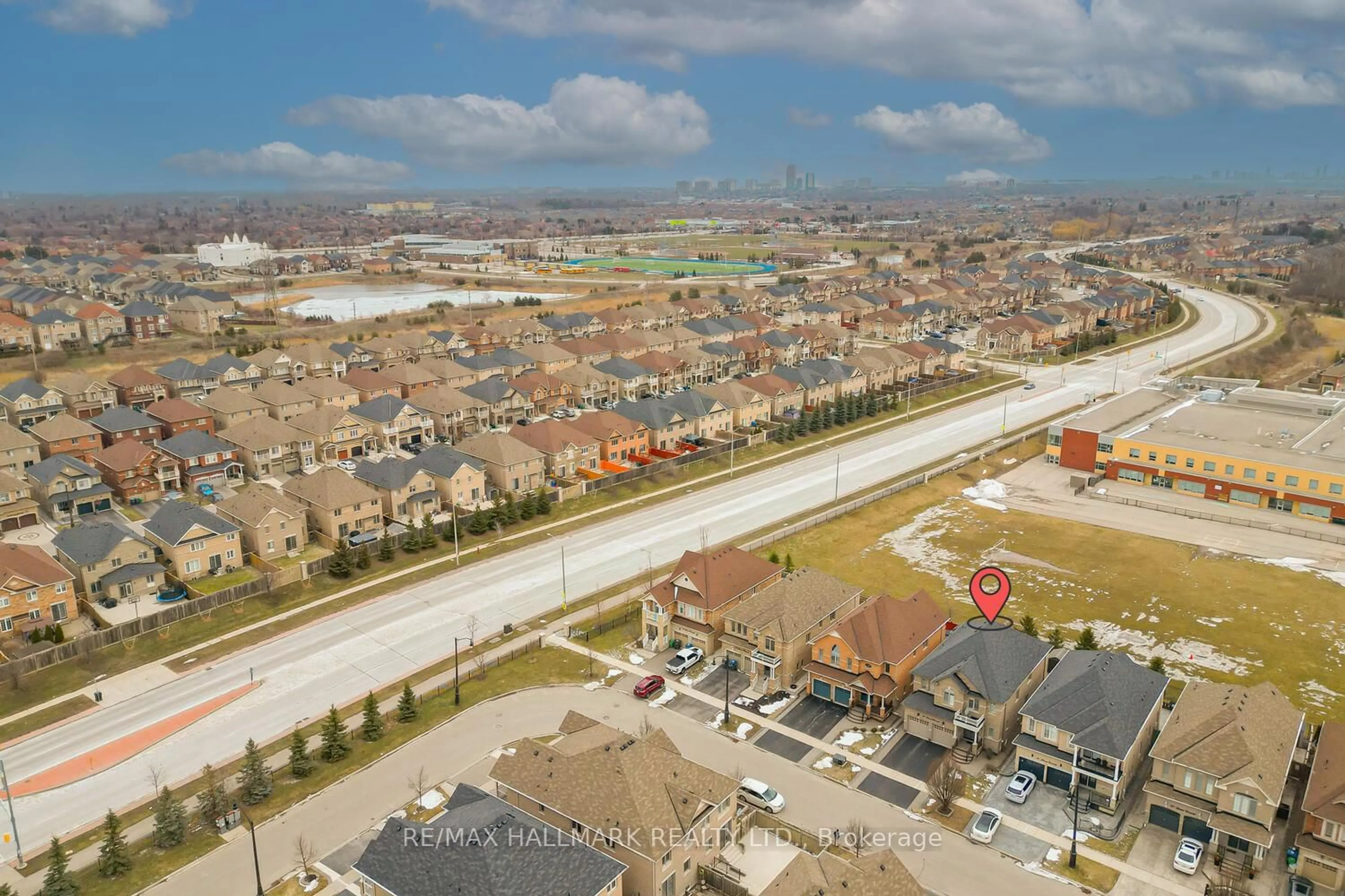 A pic from outside/outdoor area/front of a property/back of a property/a pic from drone, street for 46 Lisson Cres, Brampton Ontario L6X 0Y9