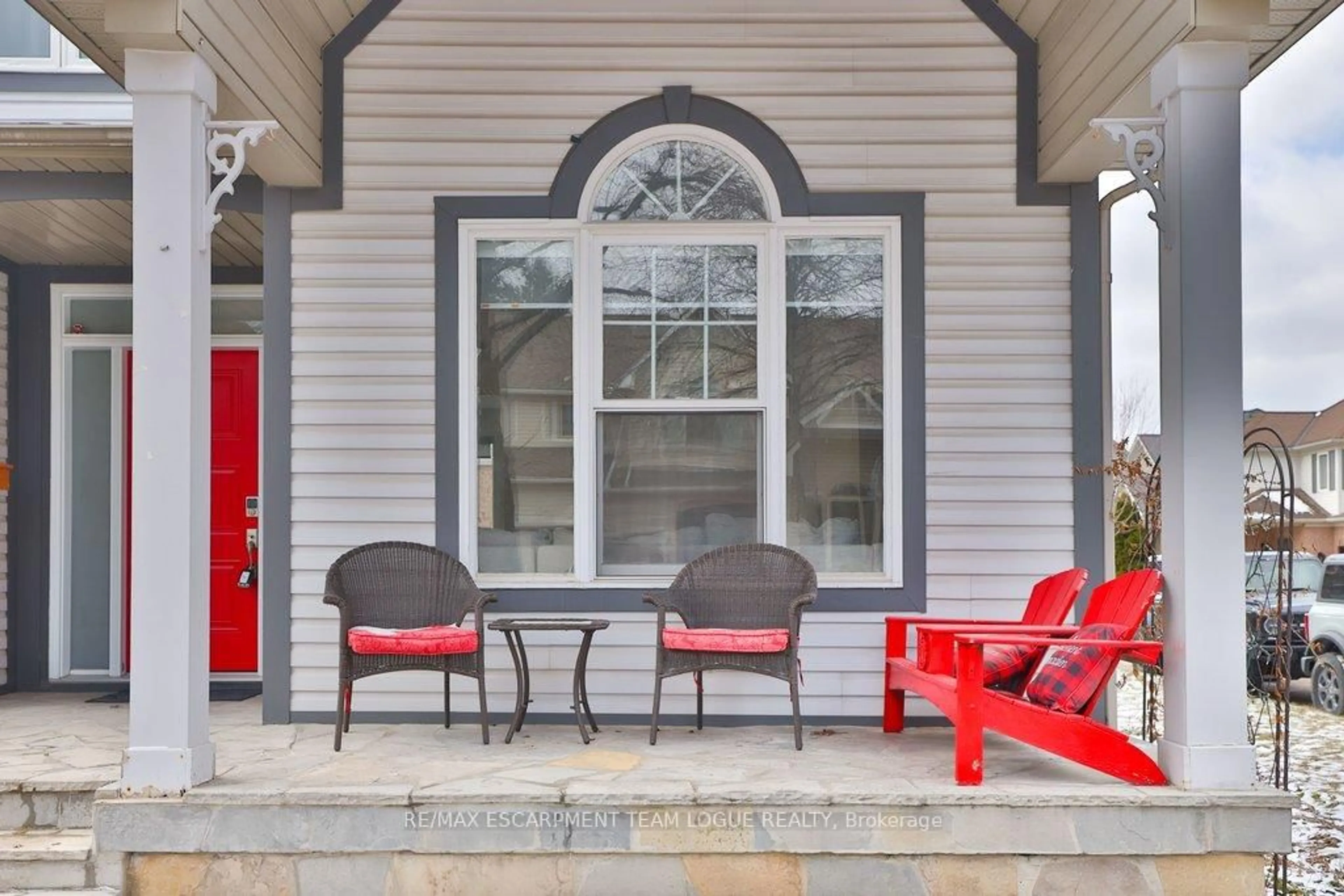 Patio, street for 2189 Woodglen Cres, Burlington Ontario L7L 6G9