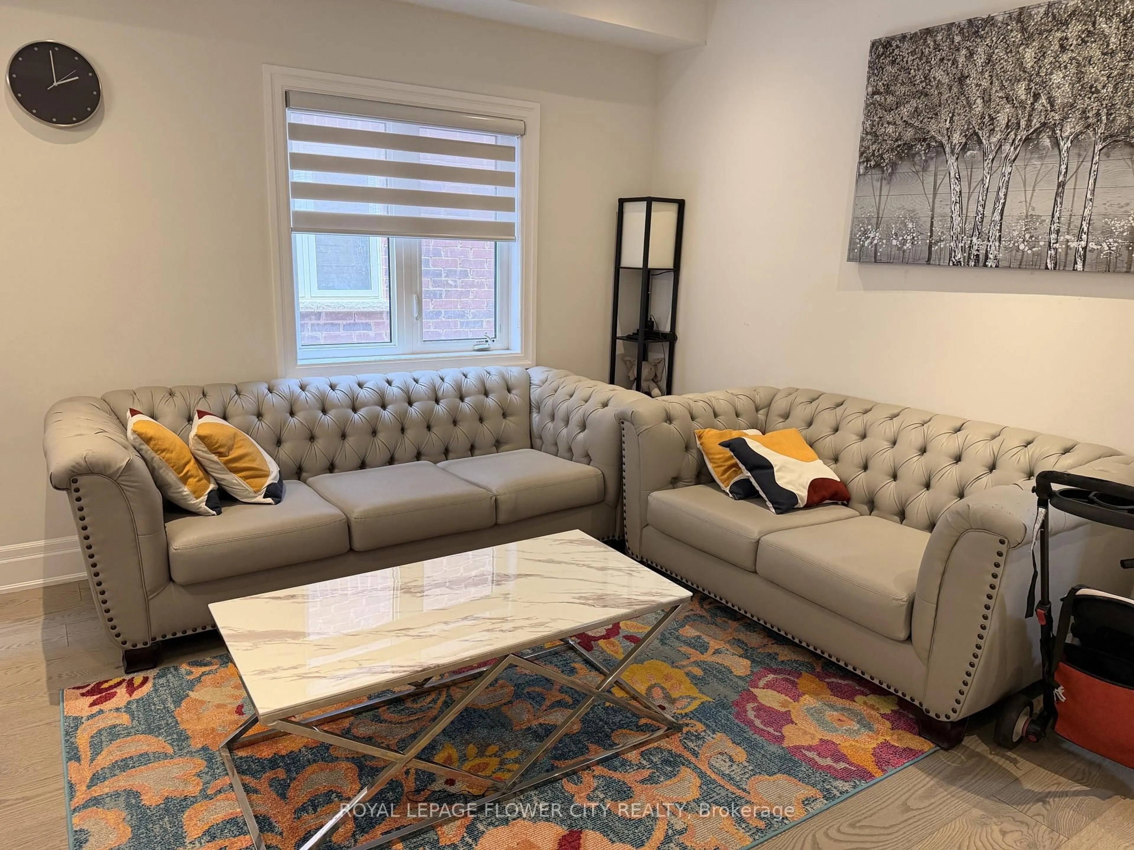 Living room with furniture, unknown for 7 Overstone Rd, Halton Hills Ontario L7G 0N5