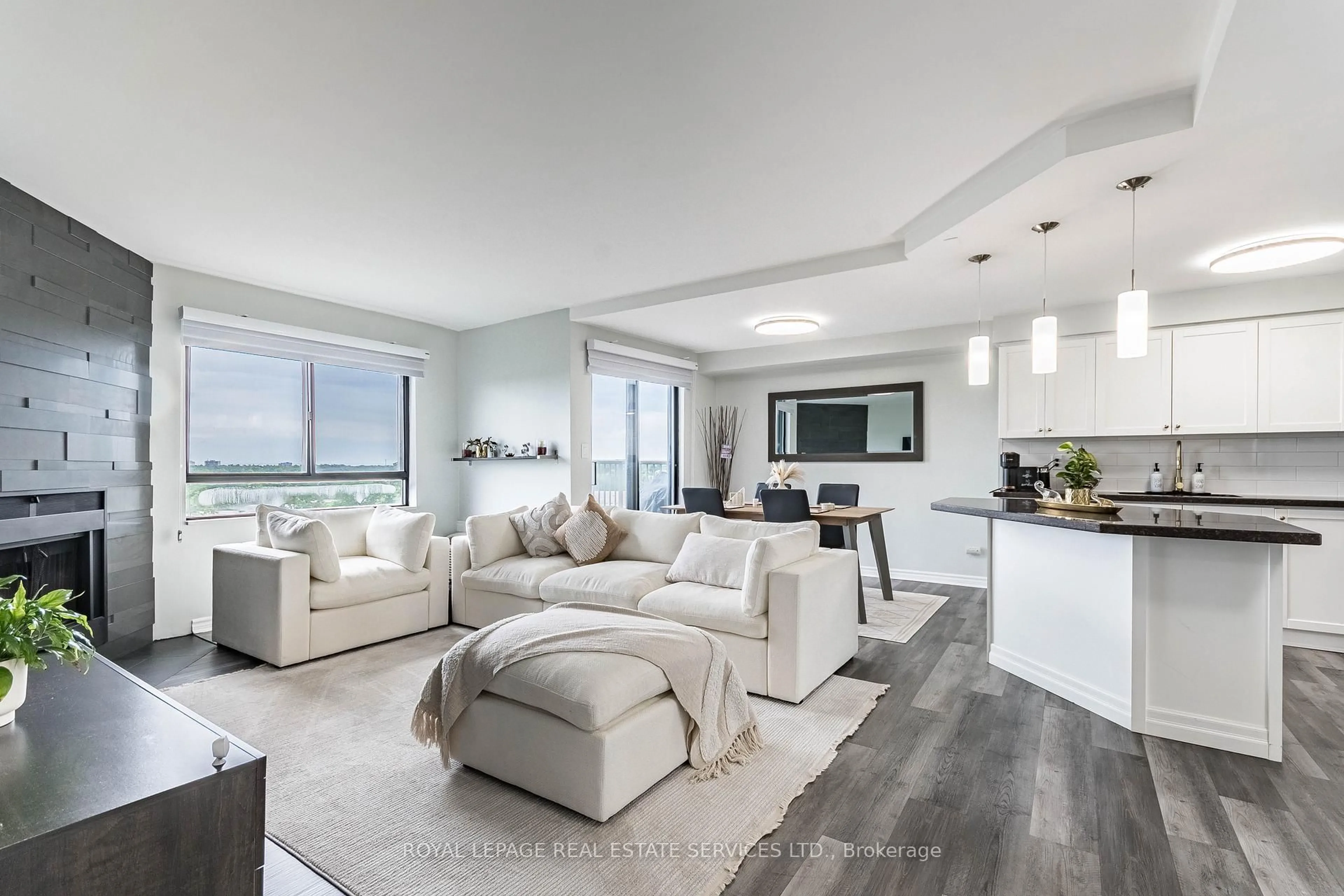 Living room with furniture, unknown for 1000 Cedarglen Gate #619, Mississauga Ontario L5C 3Z5