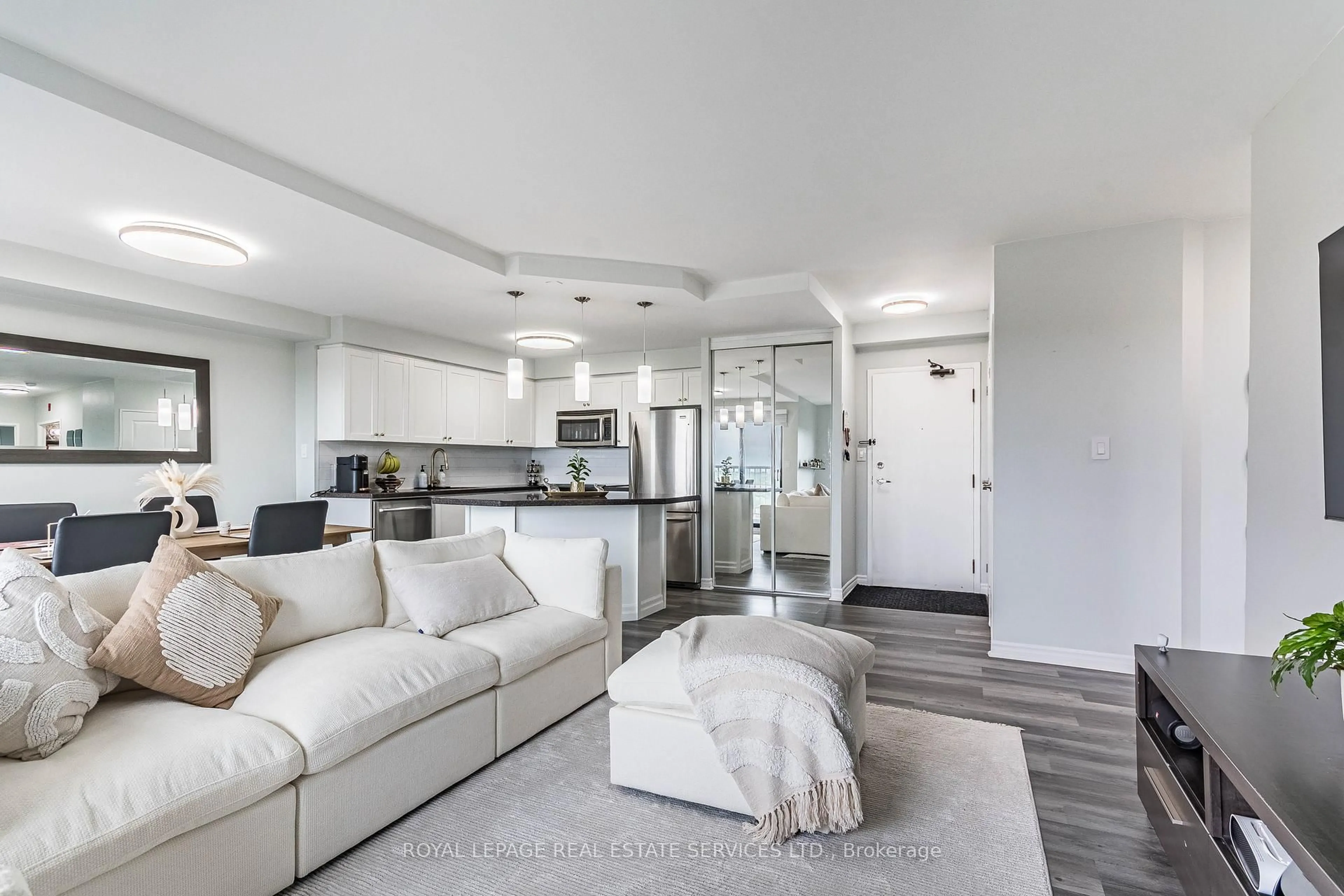 Unknown for 1000 Cedarglen Gate #619, Mississauga Ontario L5C 3Z5