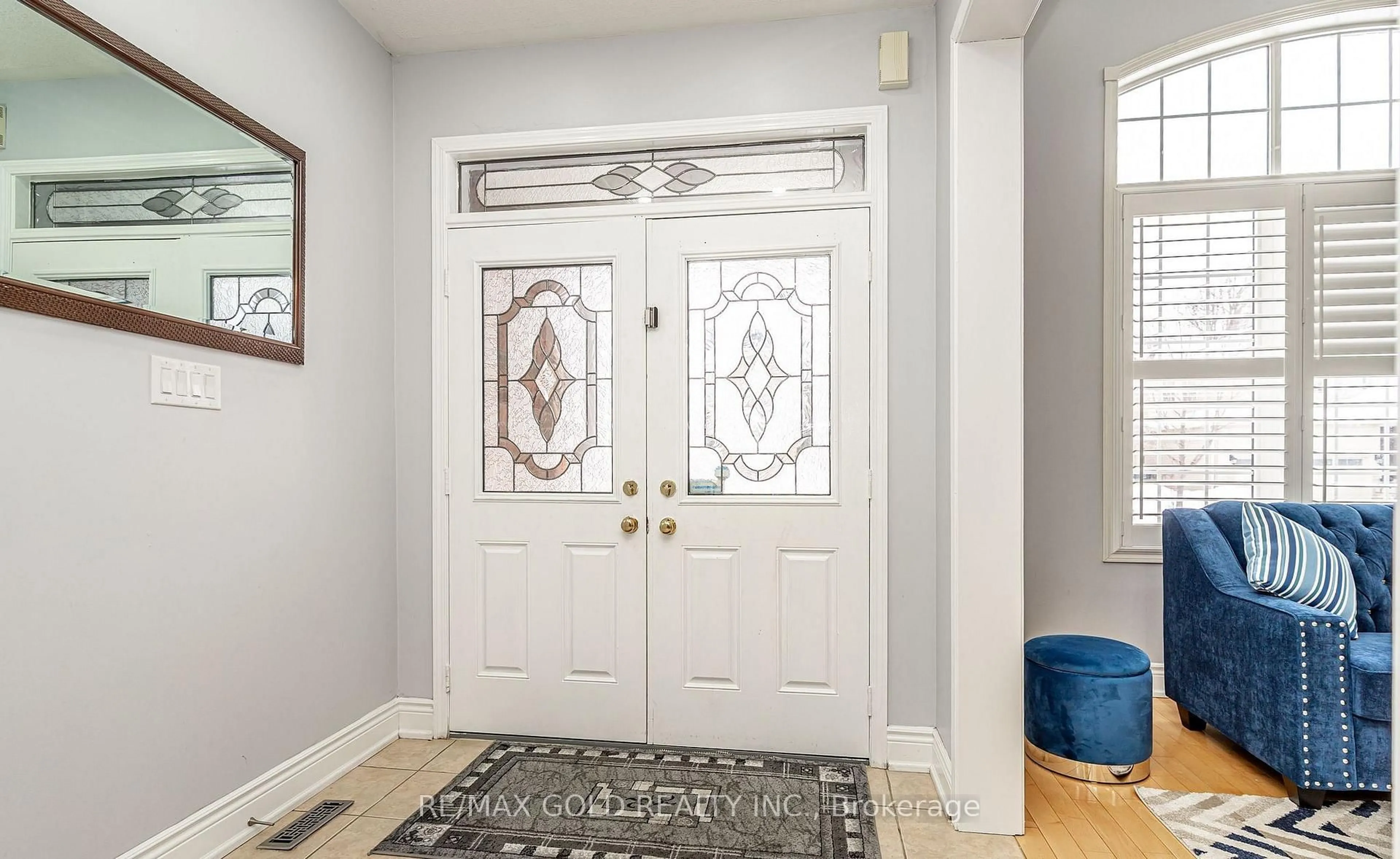 Indoor entryway for 7 Bettey Rd, Brampton Ontario L6P 1S9