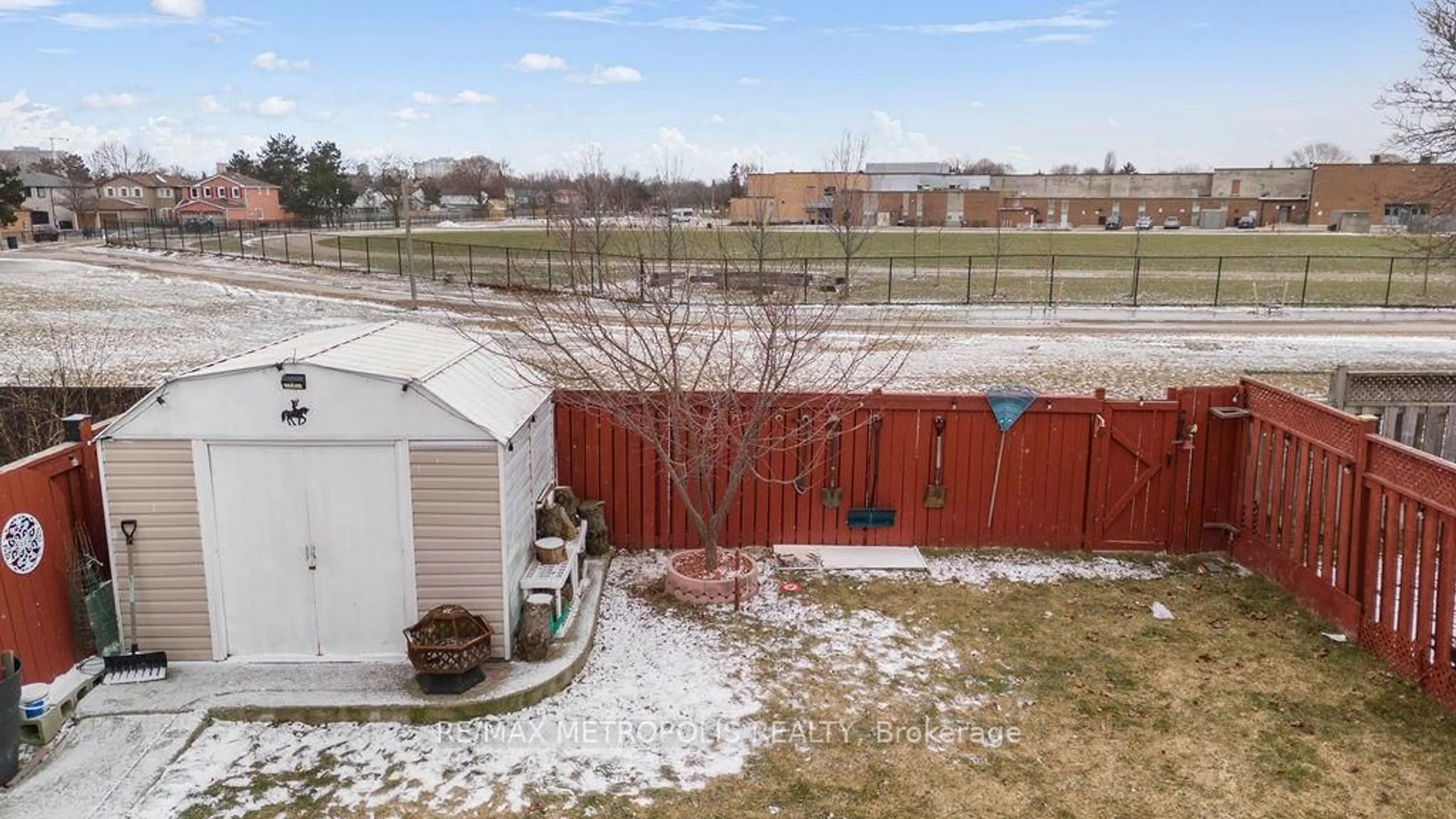 A pic from outside/outdoor area/front of a property/back of a property/a pic from drone, unknown for 42 Gulliver Cres, Brampton Ontario L6S 1S9