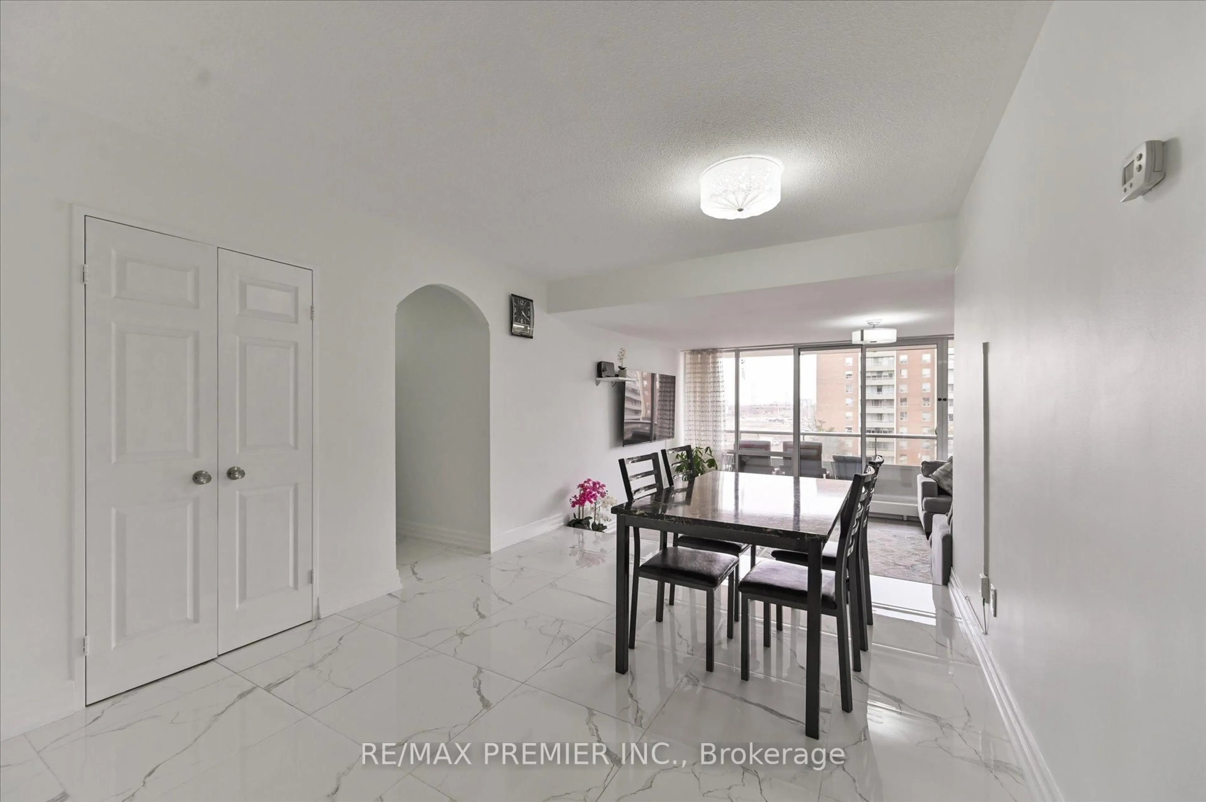 Unknown for 25 Four Winds Dr #604, Toronto Ontario M3J 1K8