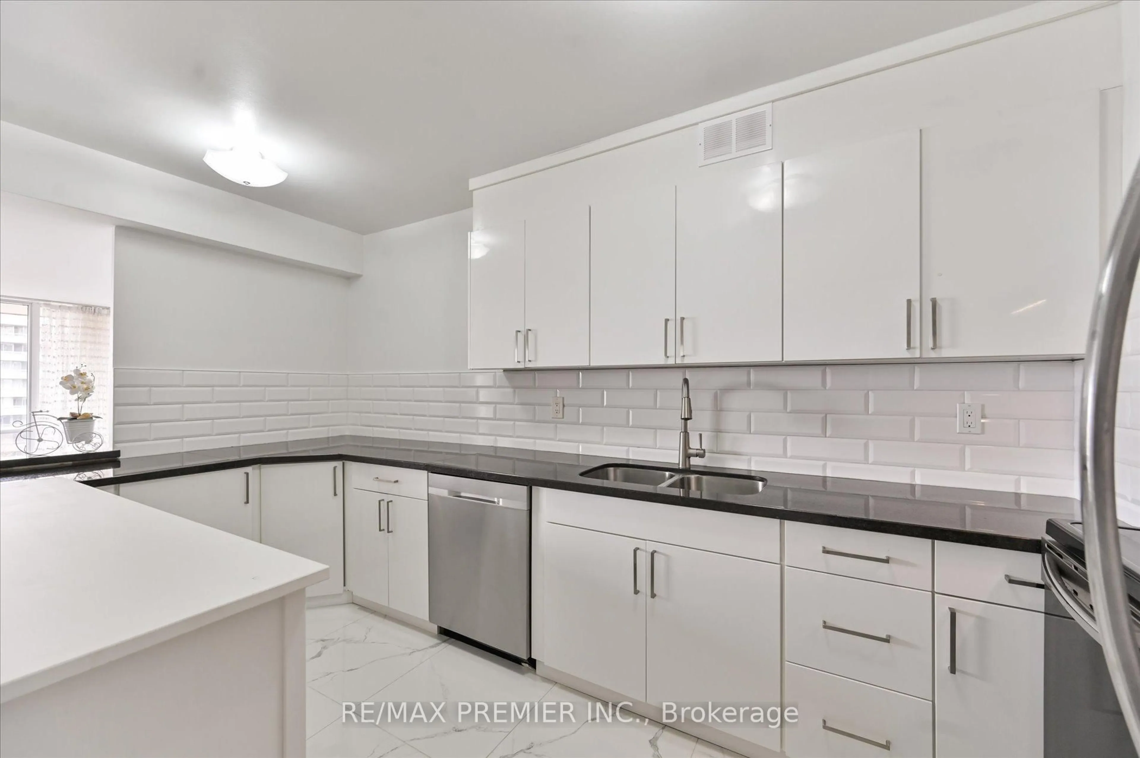 Standard kitchen, ceramic/tile floor for 25 Four Winds Dr #604, Toronto Ontario M3J 1K8