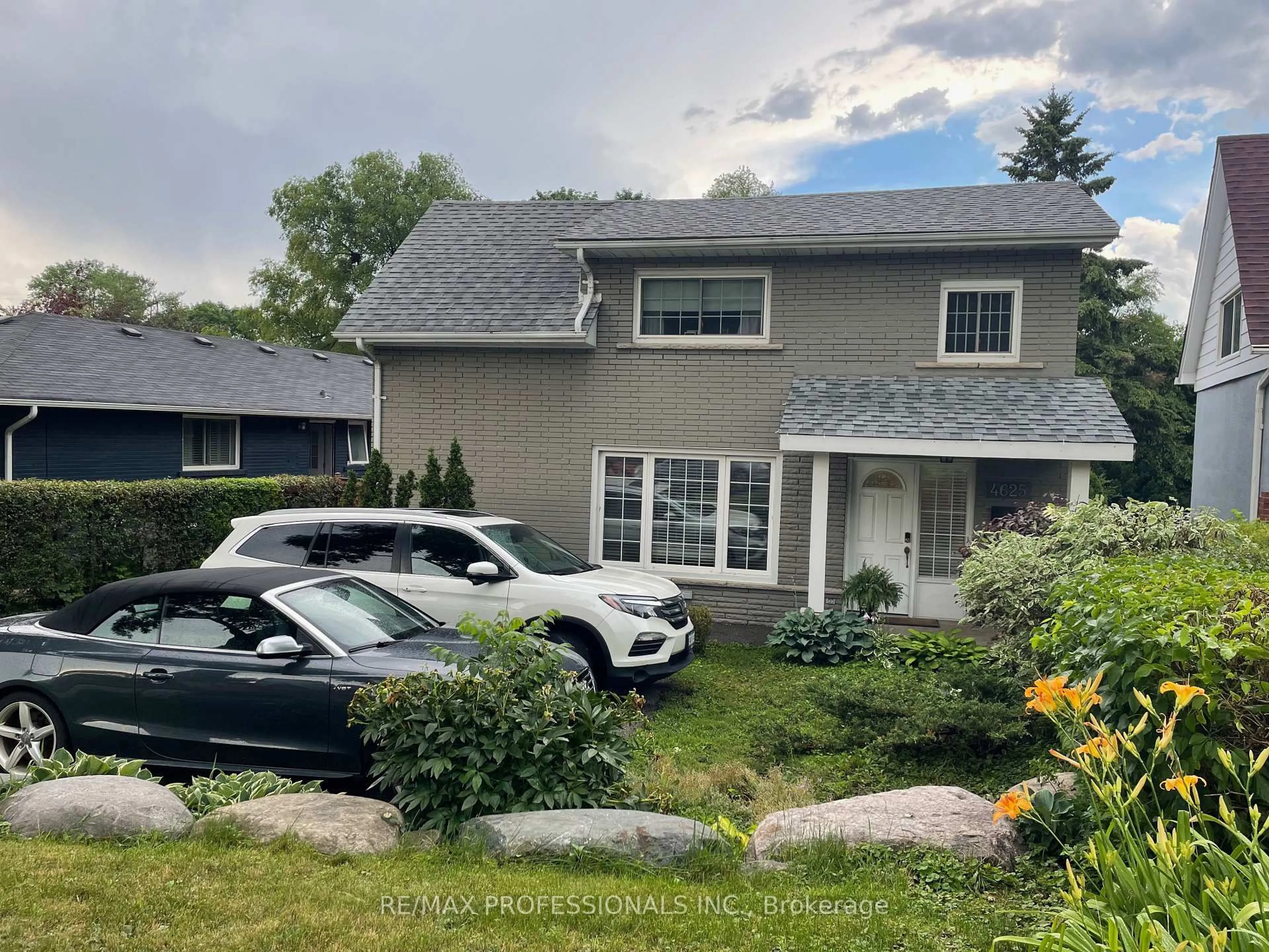 Unknown for 4625 Dundas St, Toronto Ontario M9A 1A4