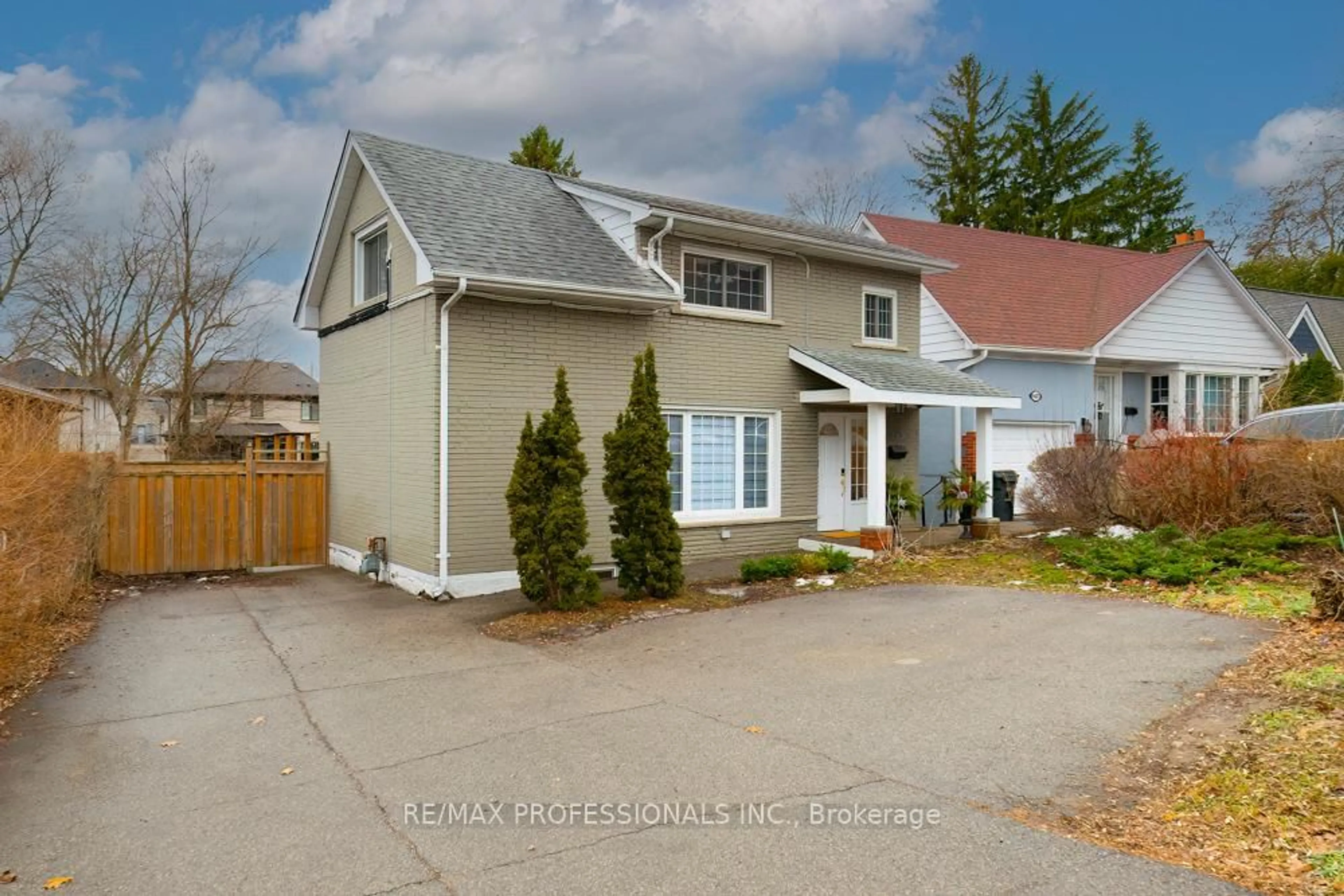 Home with vinyl exterior material, street for 4625 Dundas St, Toronto Ontario M9A 1A4