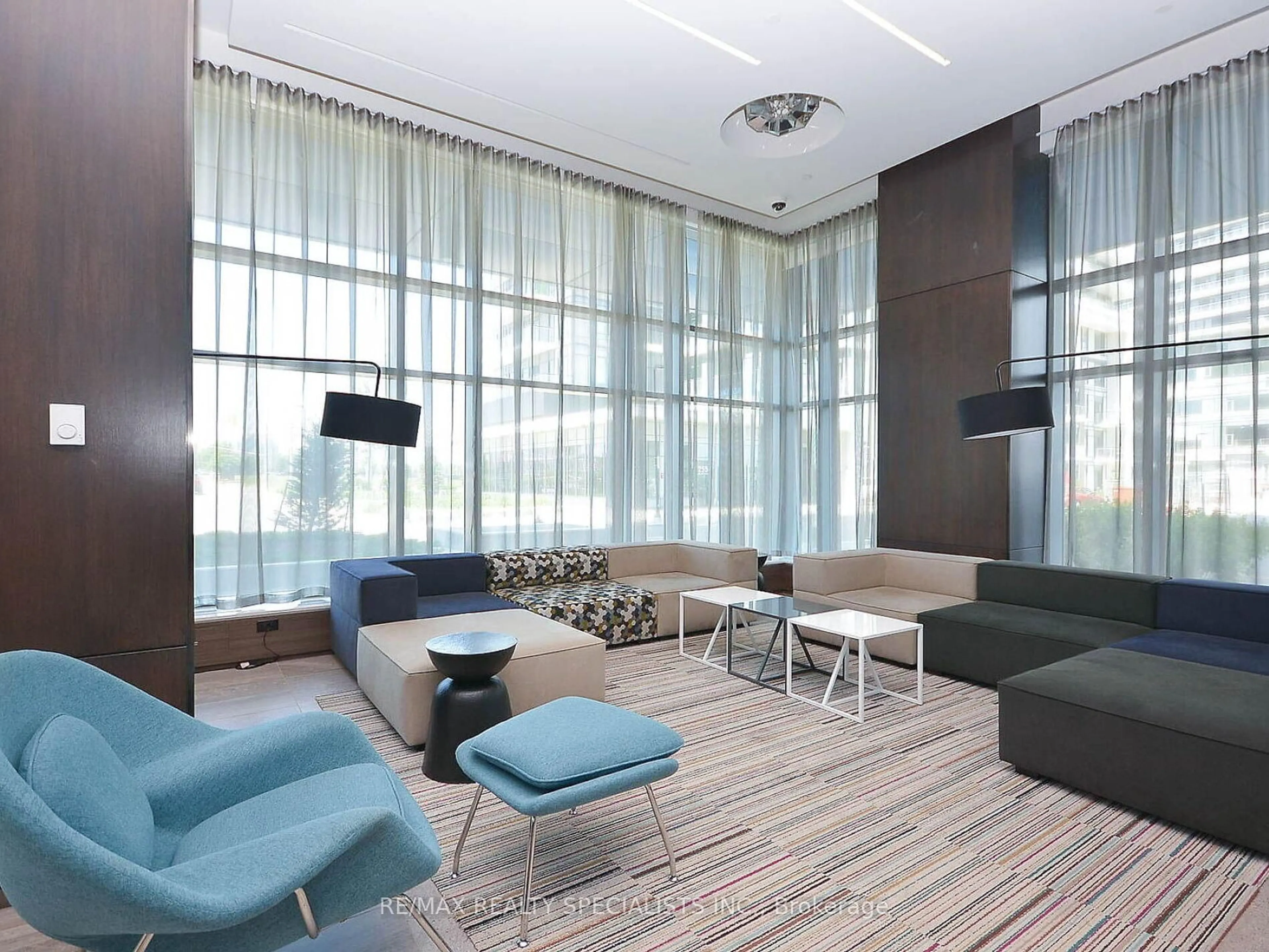 Lobby for 2560 Eglinton Ave #610, Mississauga Ontario L5M 0Y3