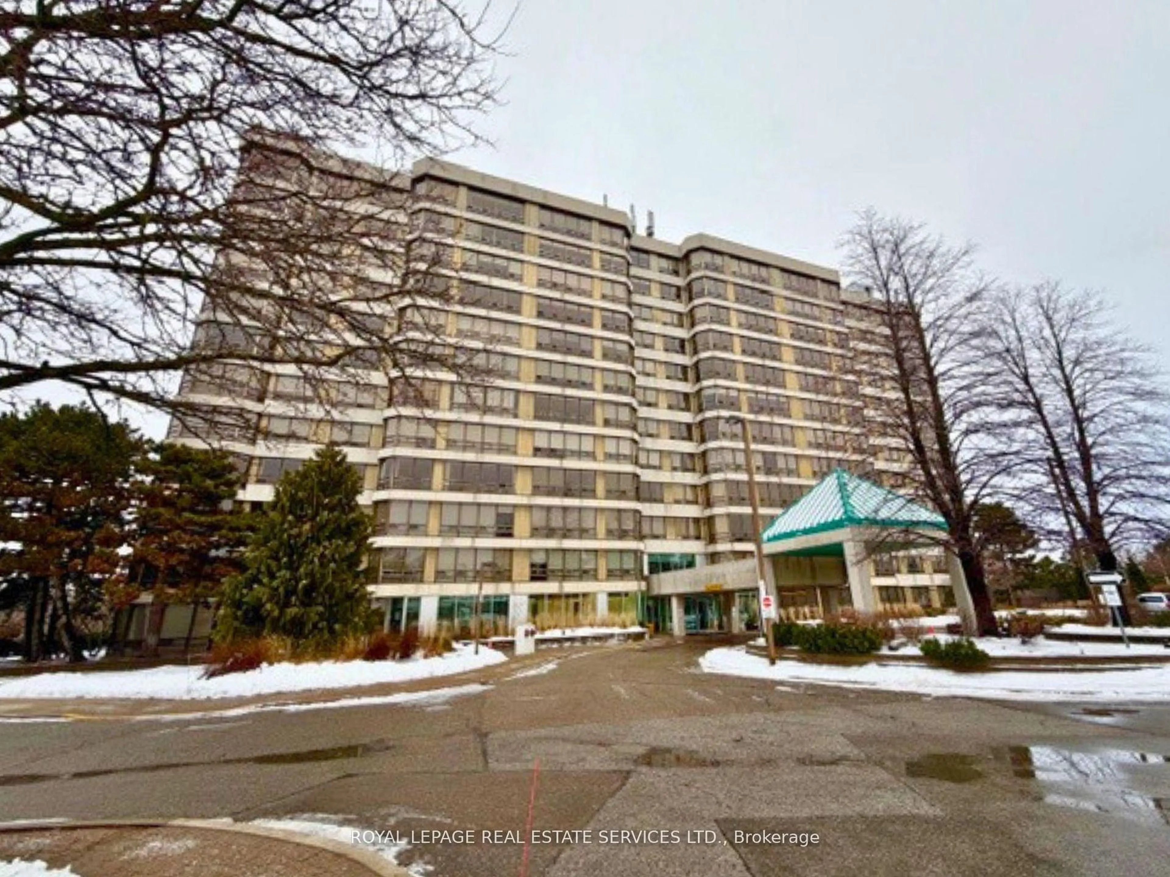 Indoor foyer for 310 Mill St ##202, Brampton Ontario L6Y 3B1