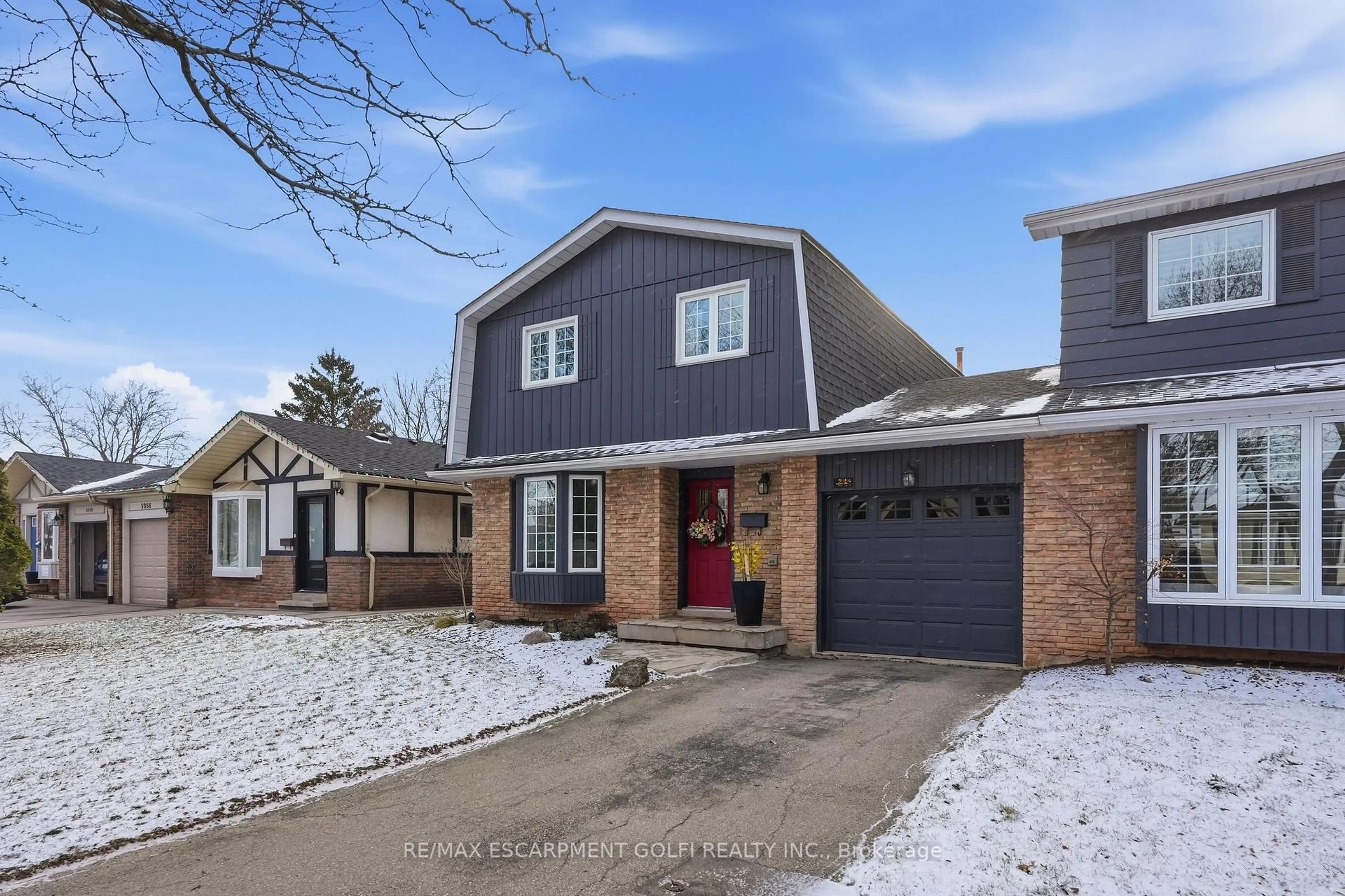 Home with brick exterior material, street for 5054 Brady Ave, Burlington Ontario L7L 3X6