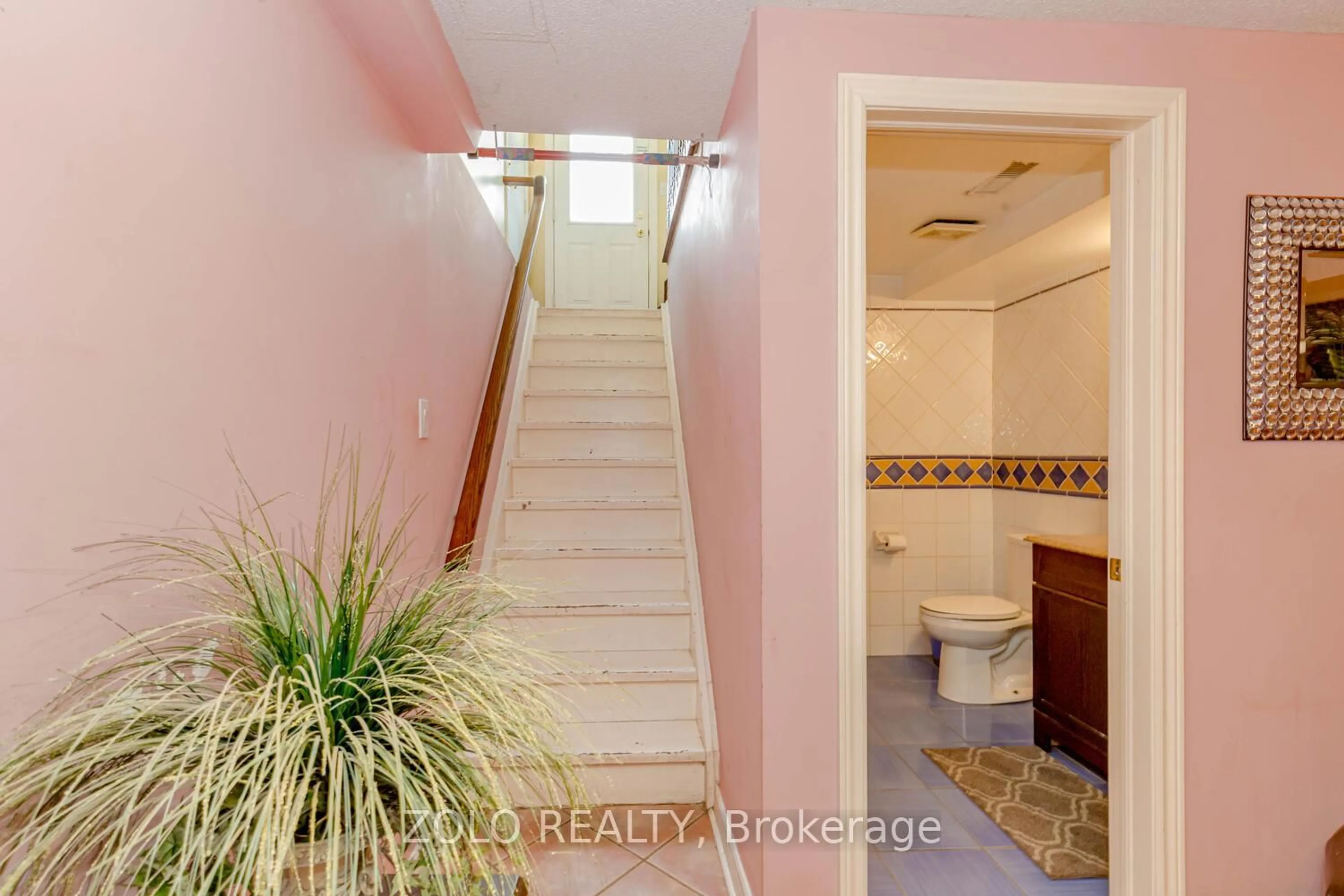 Unknown for 1474 Rosemanor Dr, Mississauga Ontario L5M 5M4