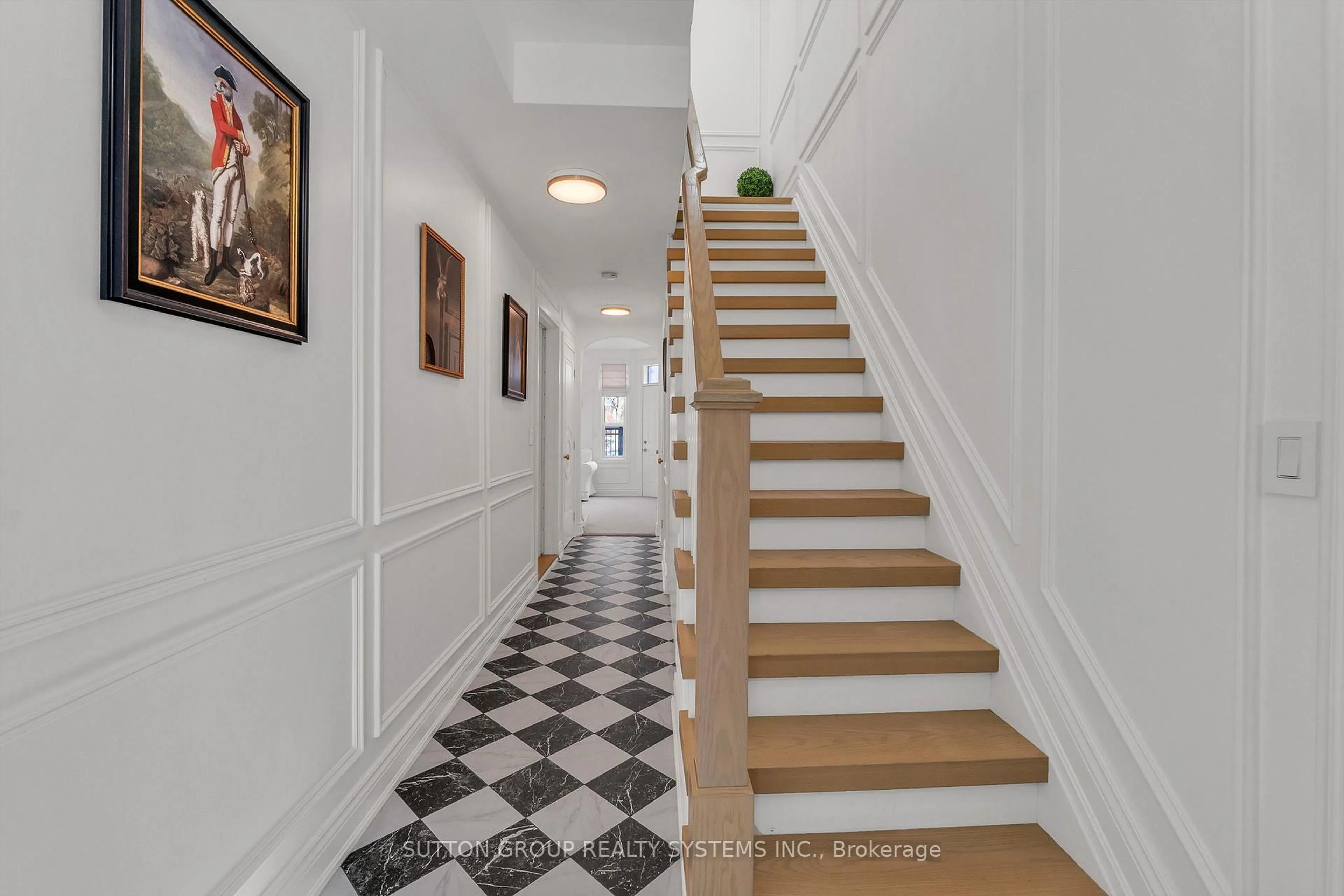 Indoor foyer for 70 Resurrection Rd, Toronto Ontario M9A 5H1