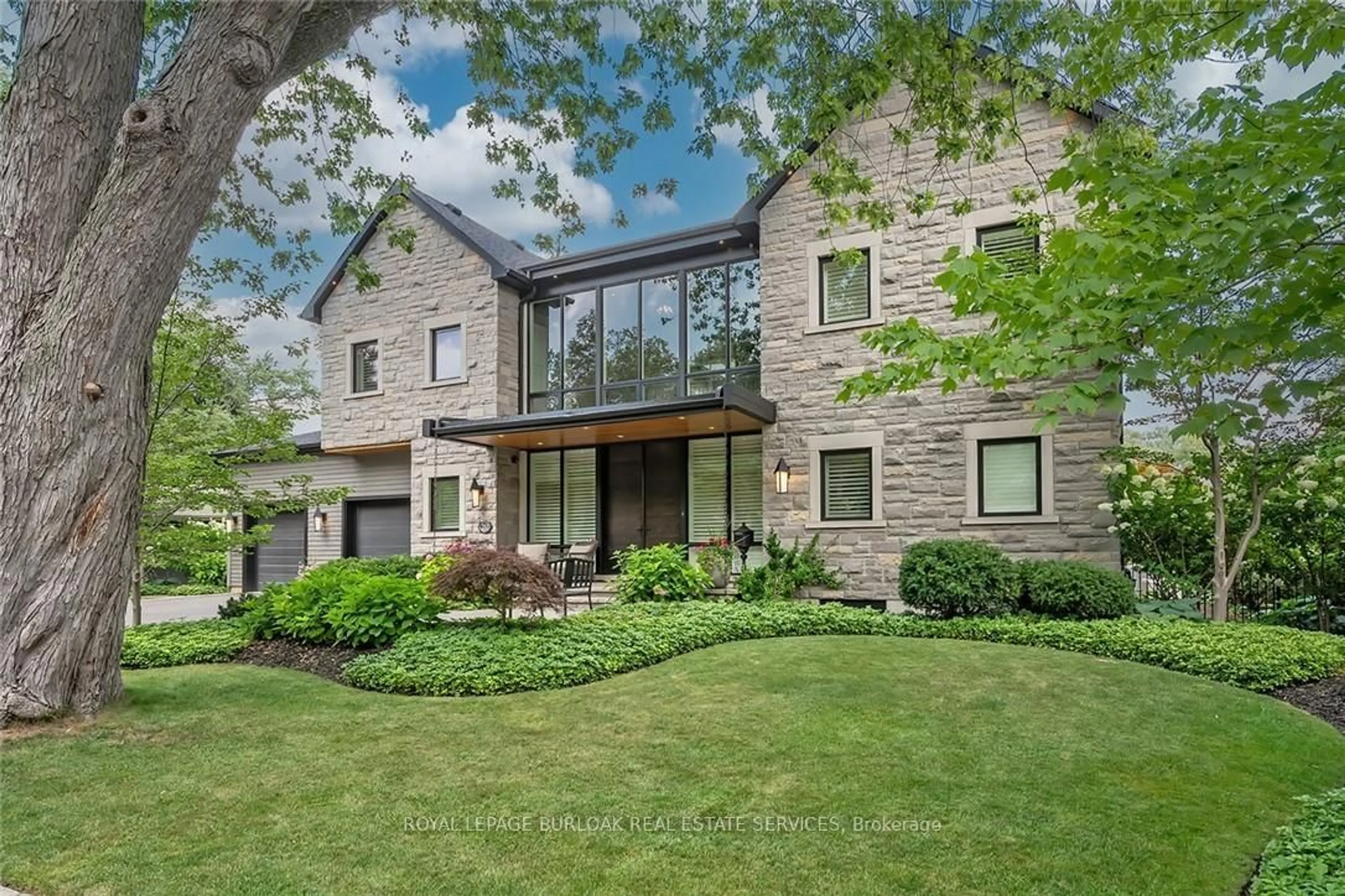 Home with brick exterior material, unknown for 253 Rossmore Blvd, Burlington Ontario L7N 1R4