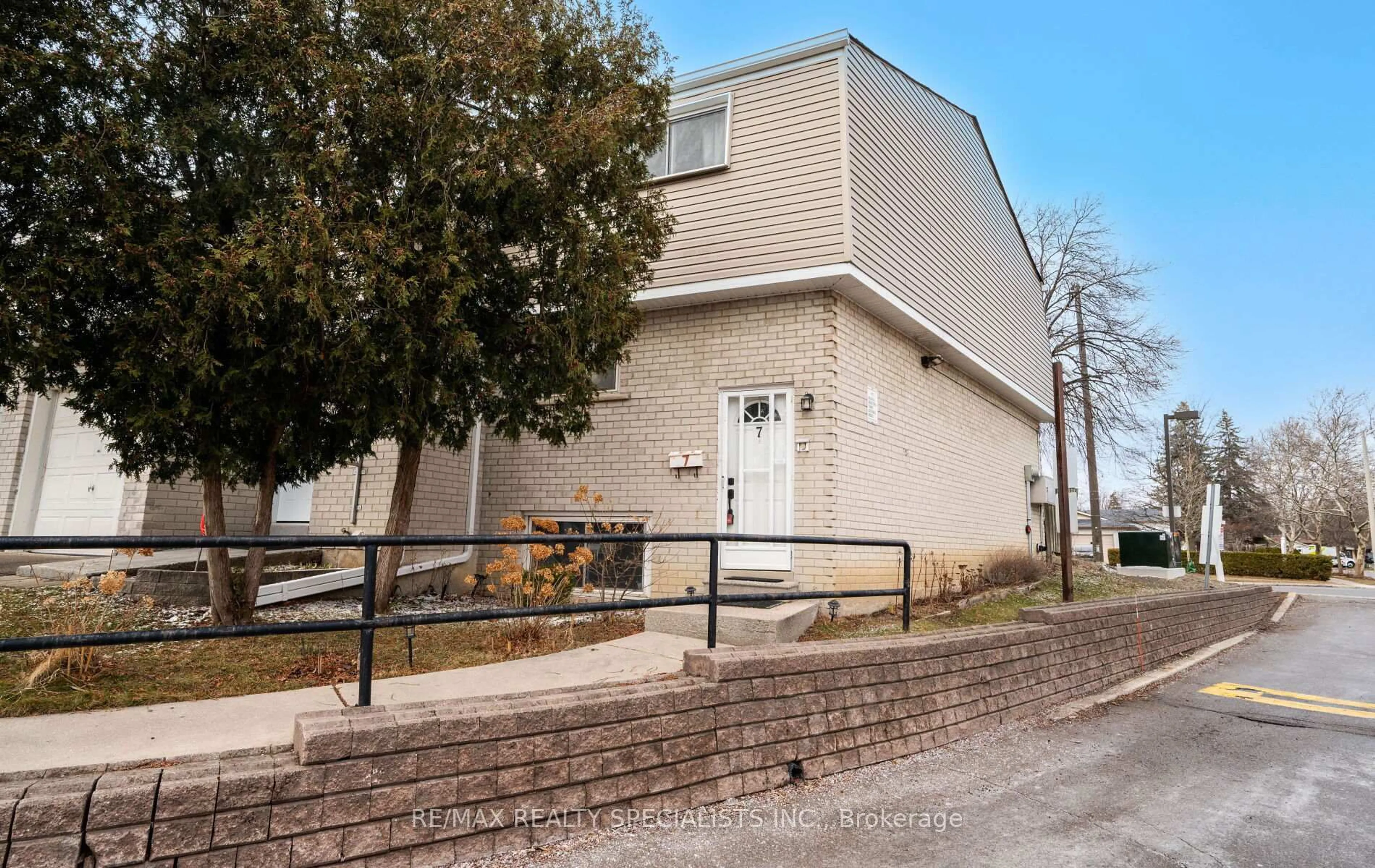 Unknown for 400 Mississauga Valley Blvd #7, Mississauga Ontario L5A 3N6