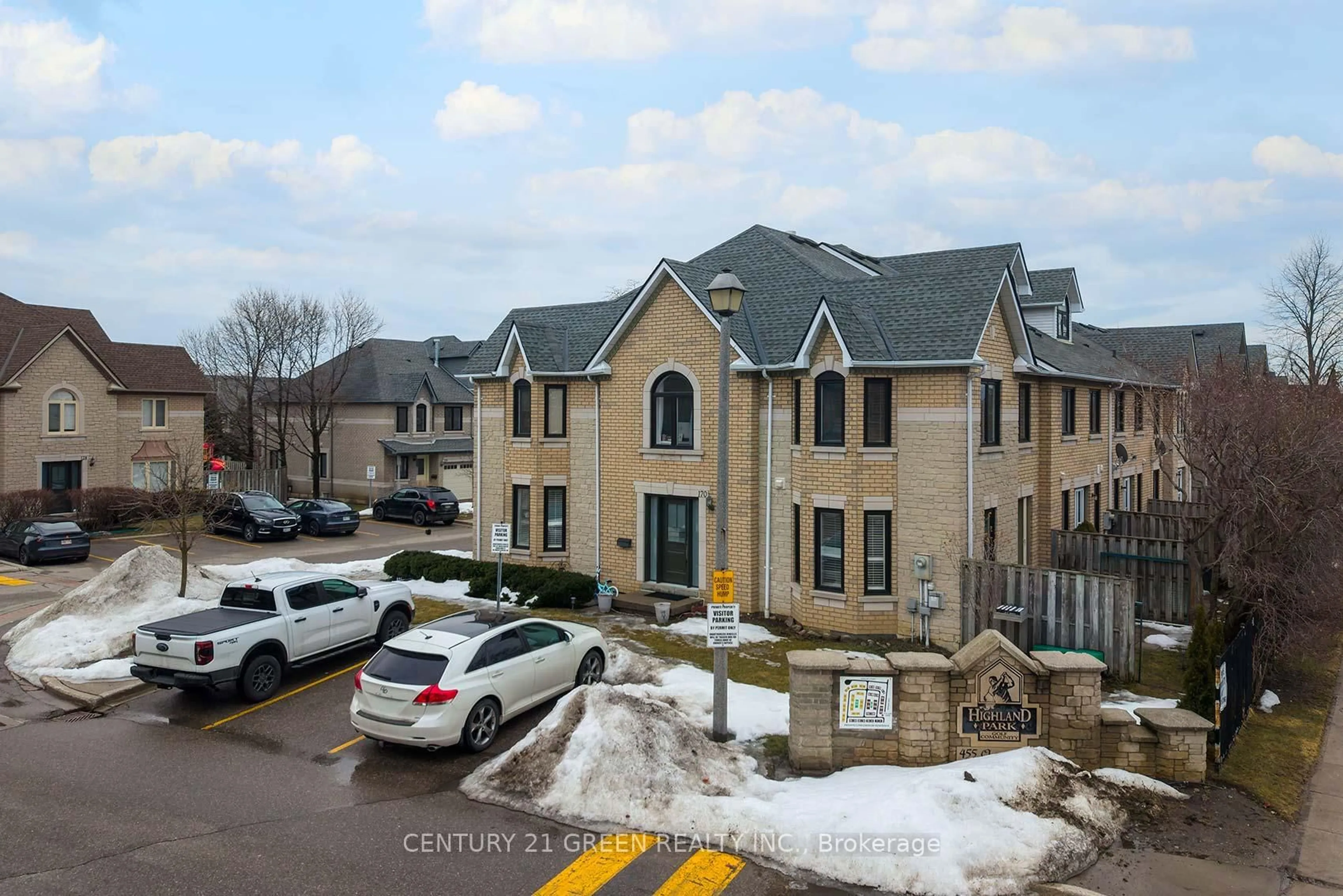 A pic from outside/outdoor area/front of a property/back of a property/a pic from drone, unknown for 455 Apache Crt #170, Mississauga Ontario L4Z 3W8