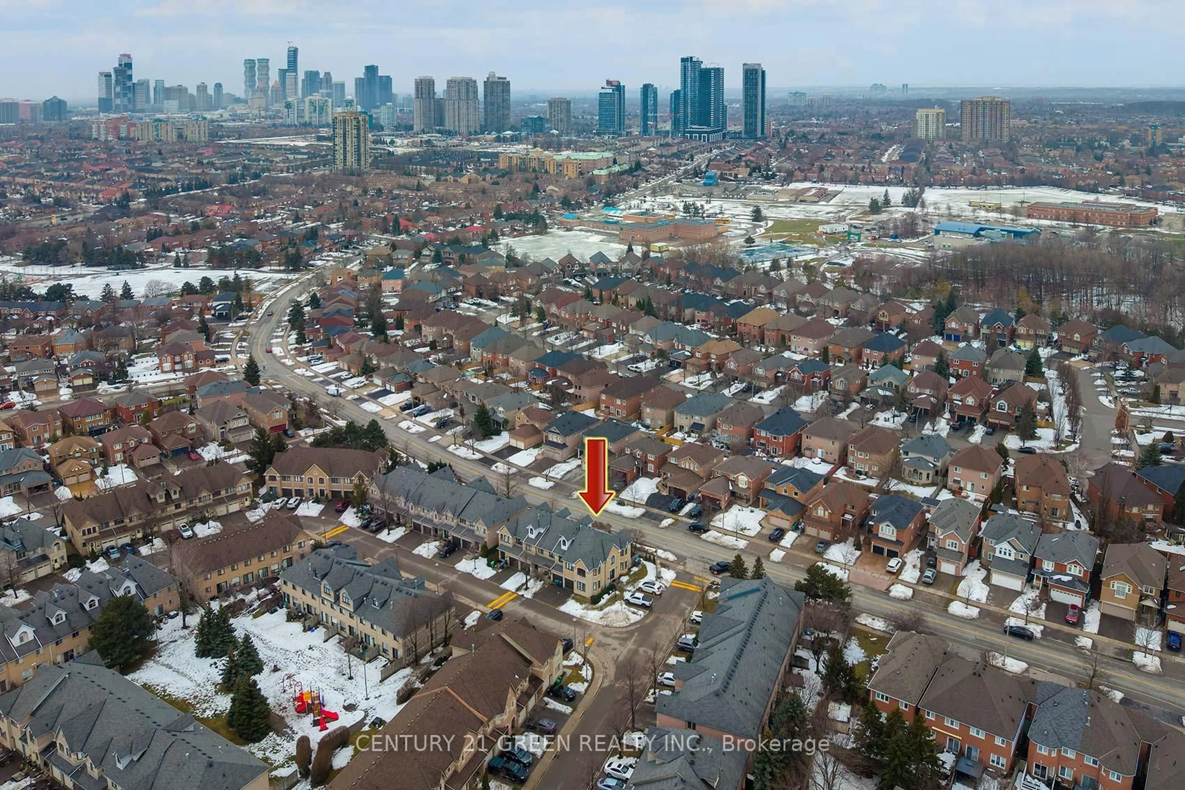 A pic from outside/outdoor area/front of a property/back of a property/a pic from drone, street for 455 Apache Crt #170, Mississauga Ontario L4Z 3W8