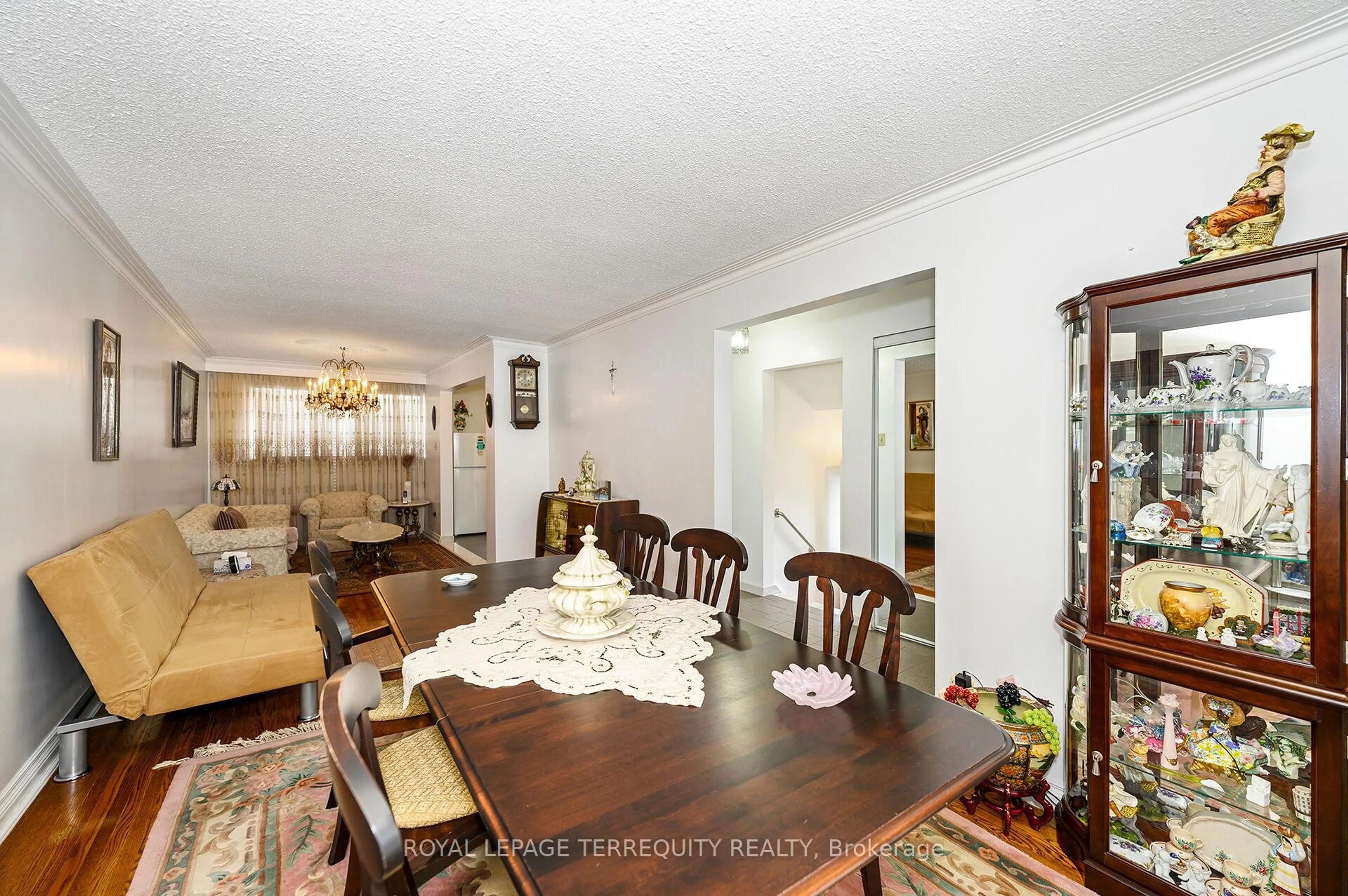 Dining room, unknown for 8 Sonnet Crt, Toronto Ontario M6L 1J7