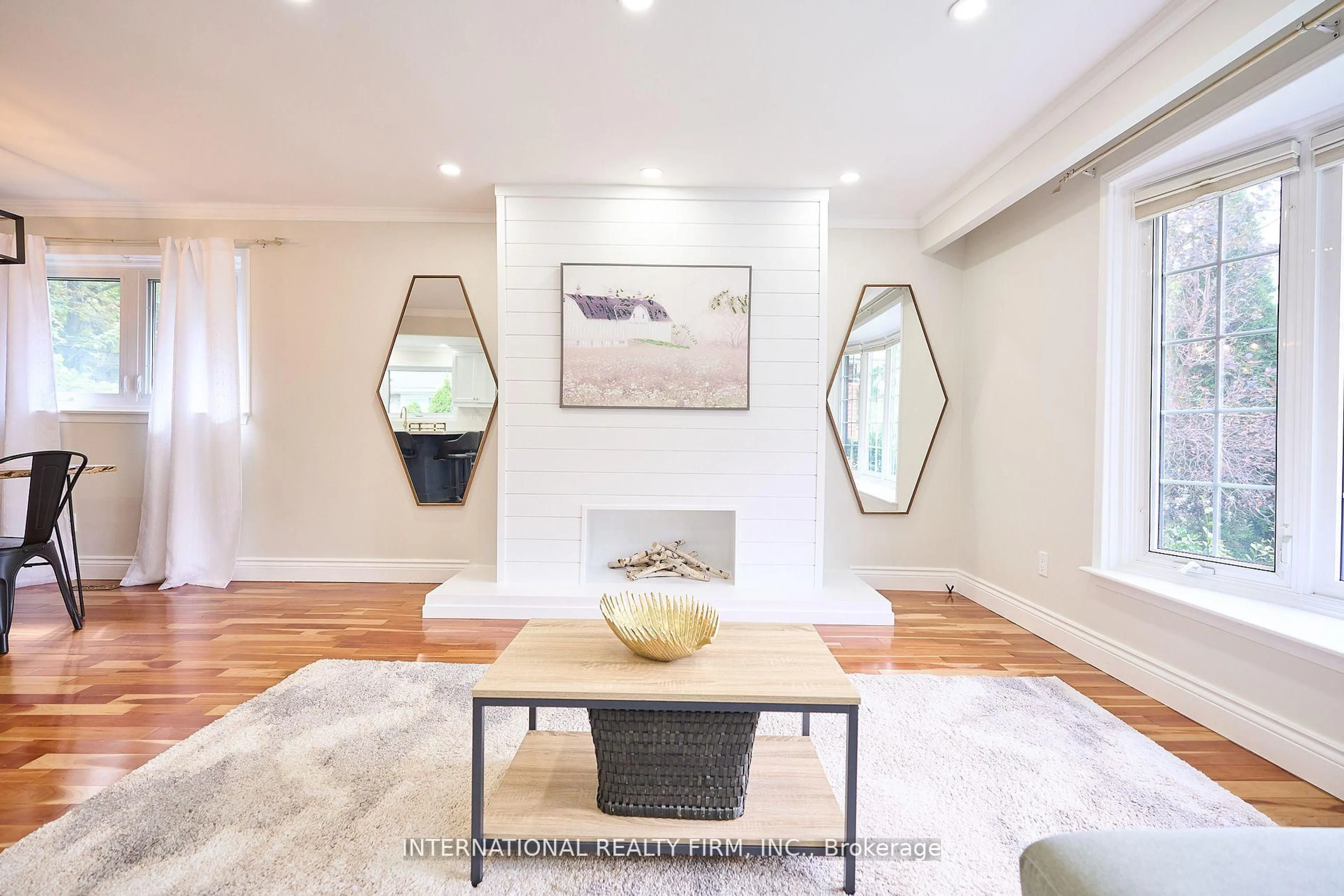 Unknown for 2292 Devon Rd, Oakville Ontario L6J 5R4