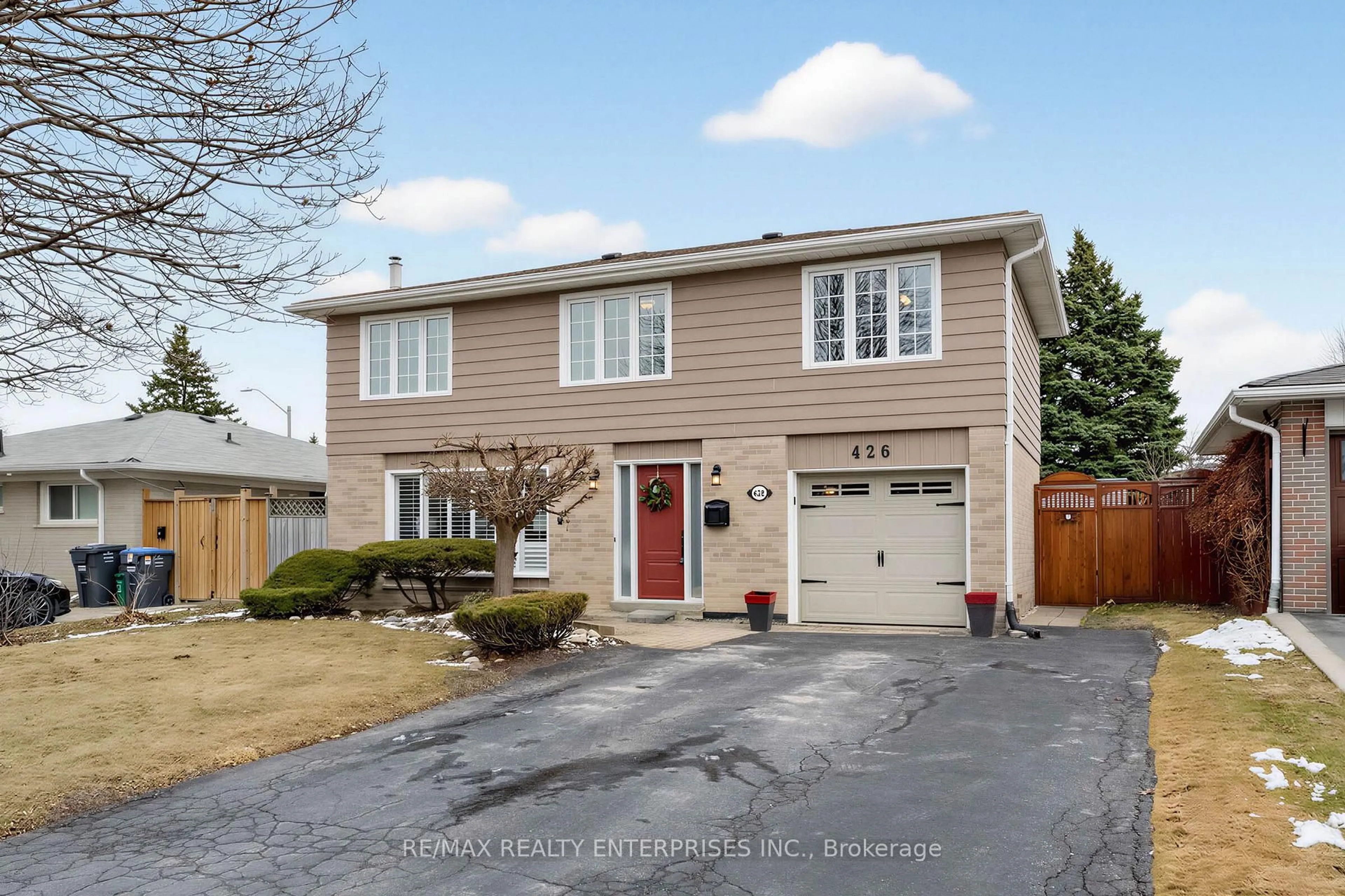 Home with vinyl exterior material, street for 426 Bartley Bull Pkwy, Brampton Ontario L6W 2M5