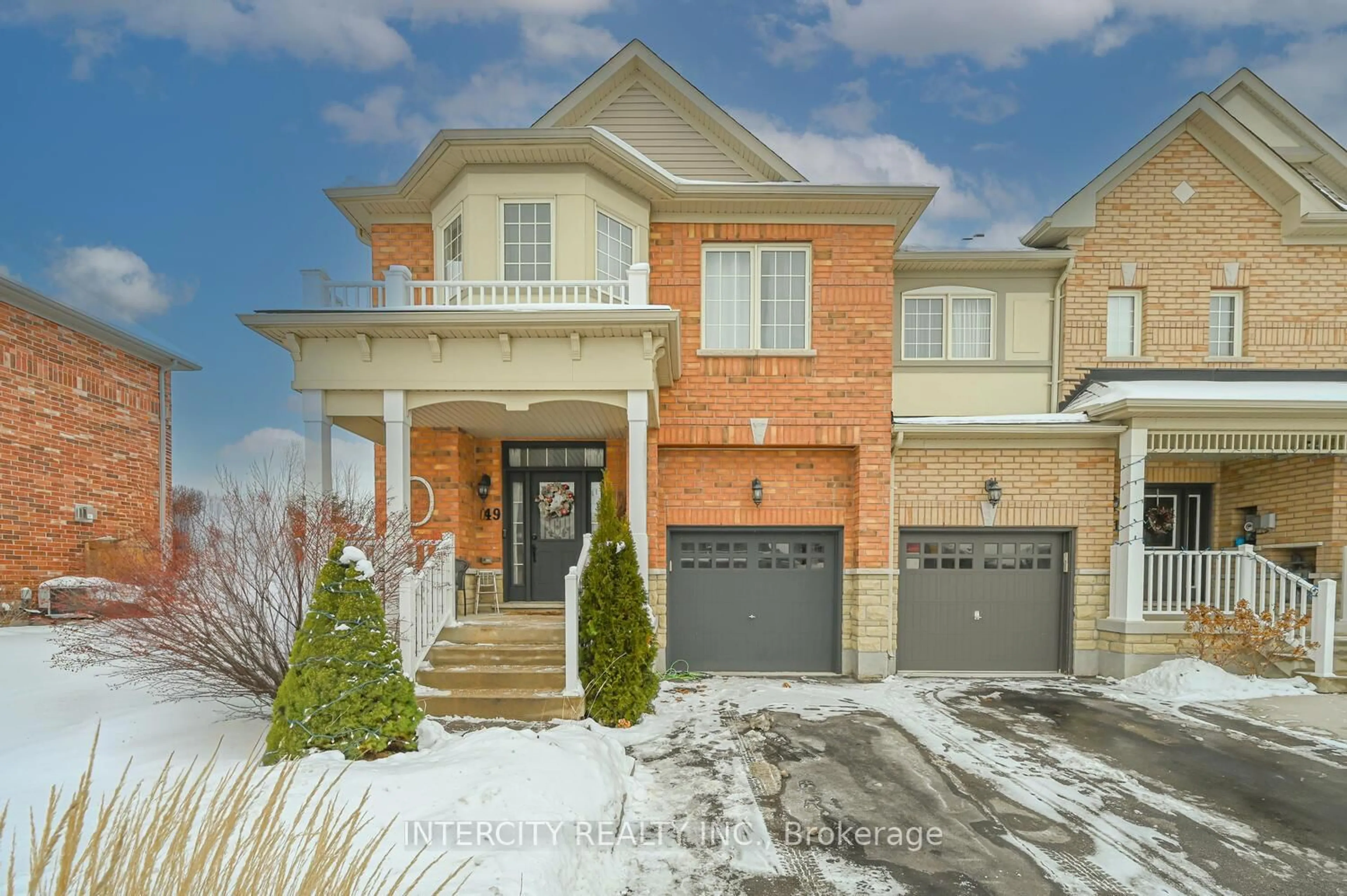Home with brick exterior material, street for 49 McCardy Crt, Caledon Ontario L7C 3W9