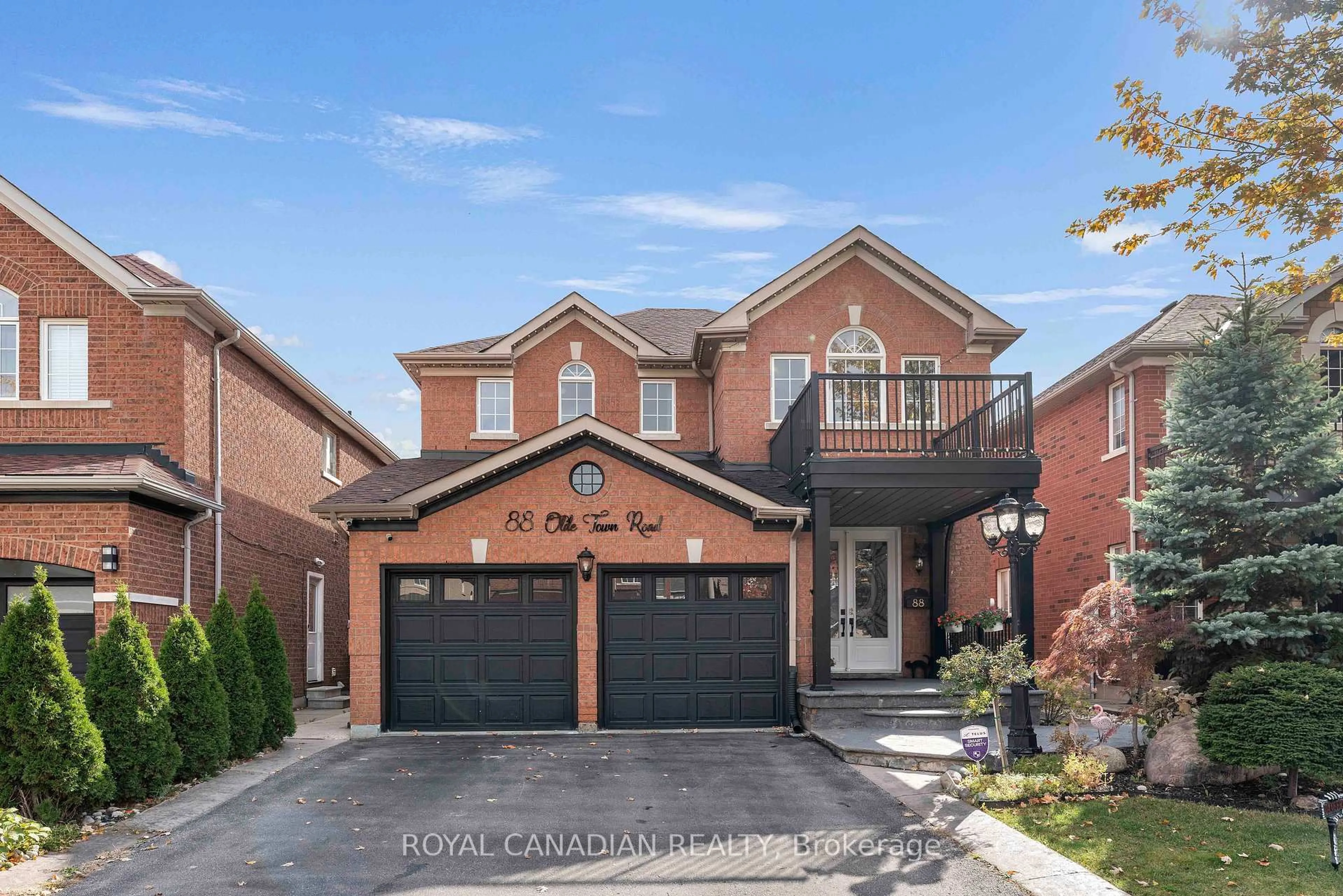 Home with brick exterior material, street for 88 Olde Town Rd, Brampton Ontario L6X 4X9