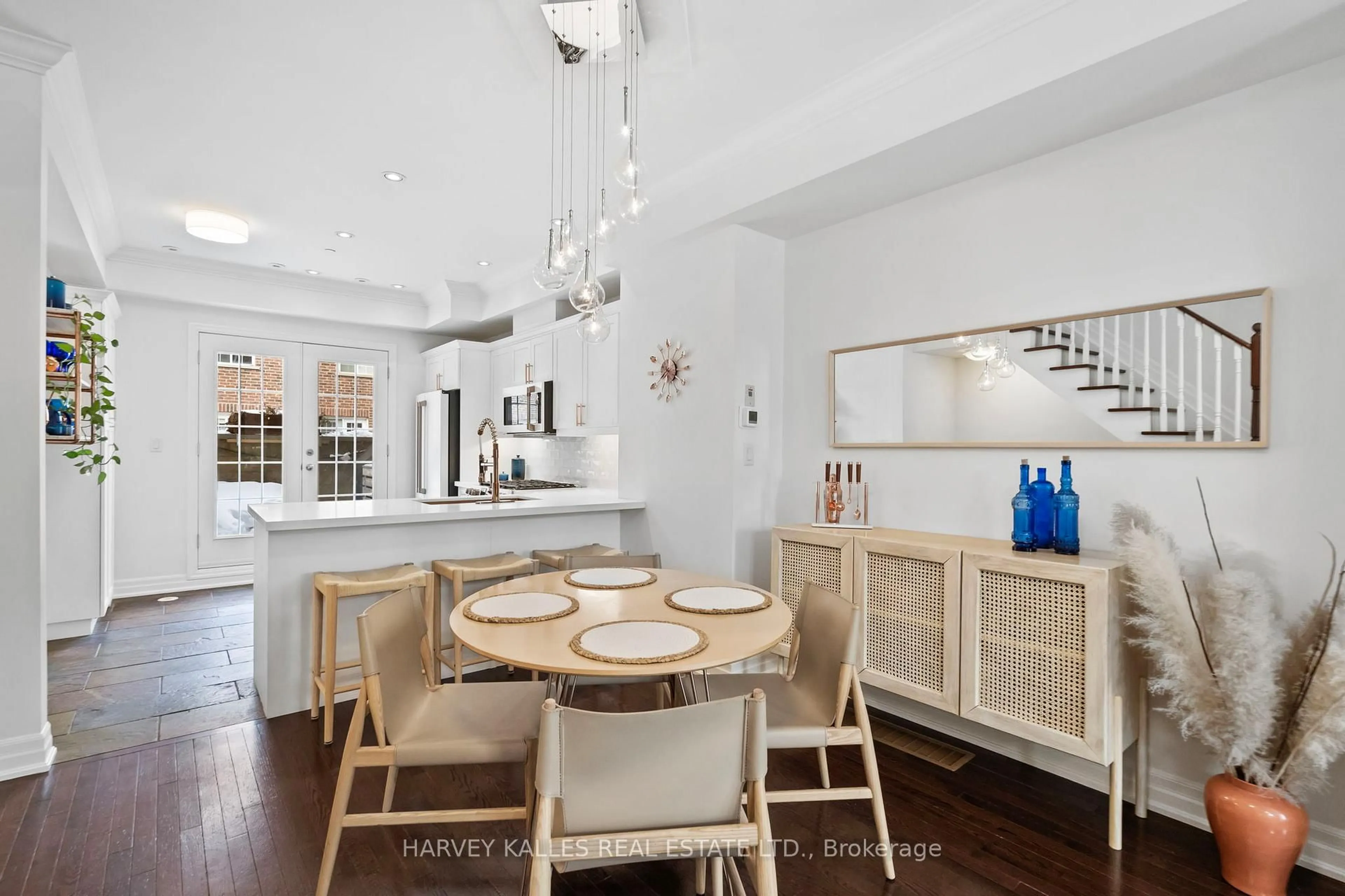 Dining room, ceramic/tile floor for 17 Peelar Mews, Toronto Ontario M8Y 0B1