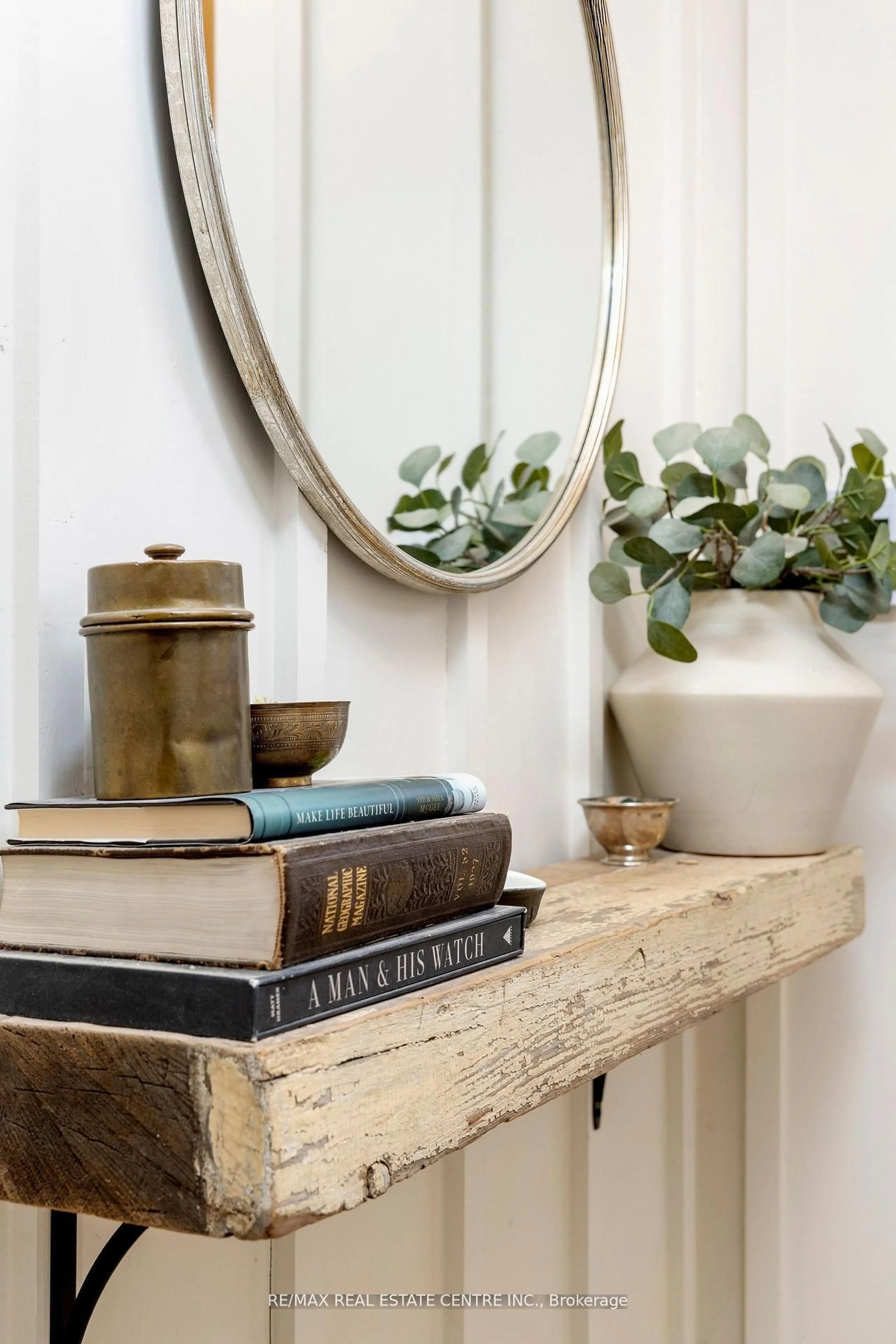 Indoor entryway for 23 Milton Heights Cres, Milton Ontario L9T 2W7