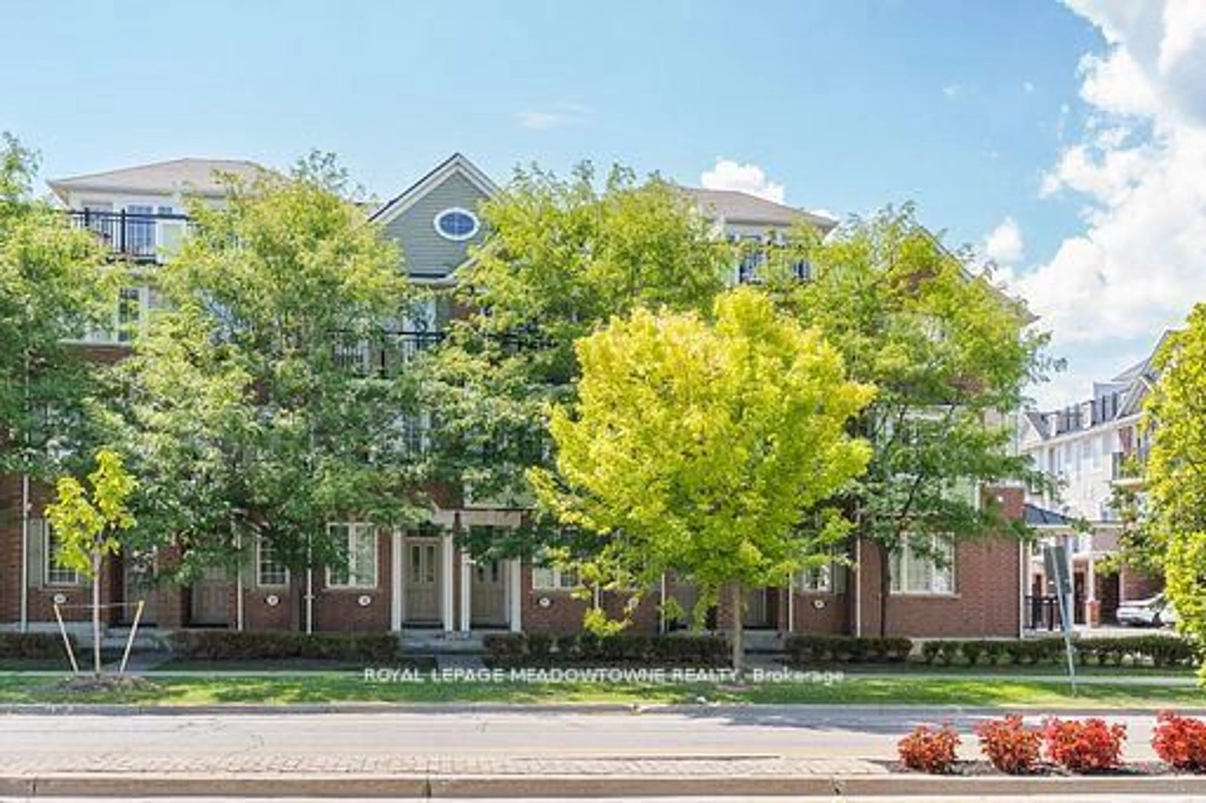 Home with brick exterior material, street for 2614 Dashwood Dr #42, Oakville Ontario L6M 0K5