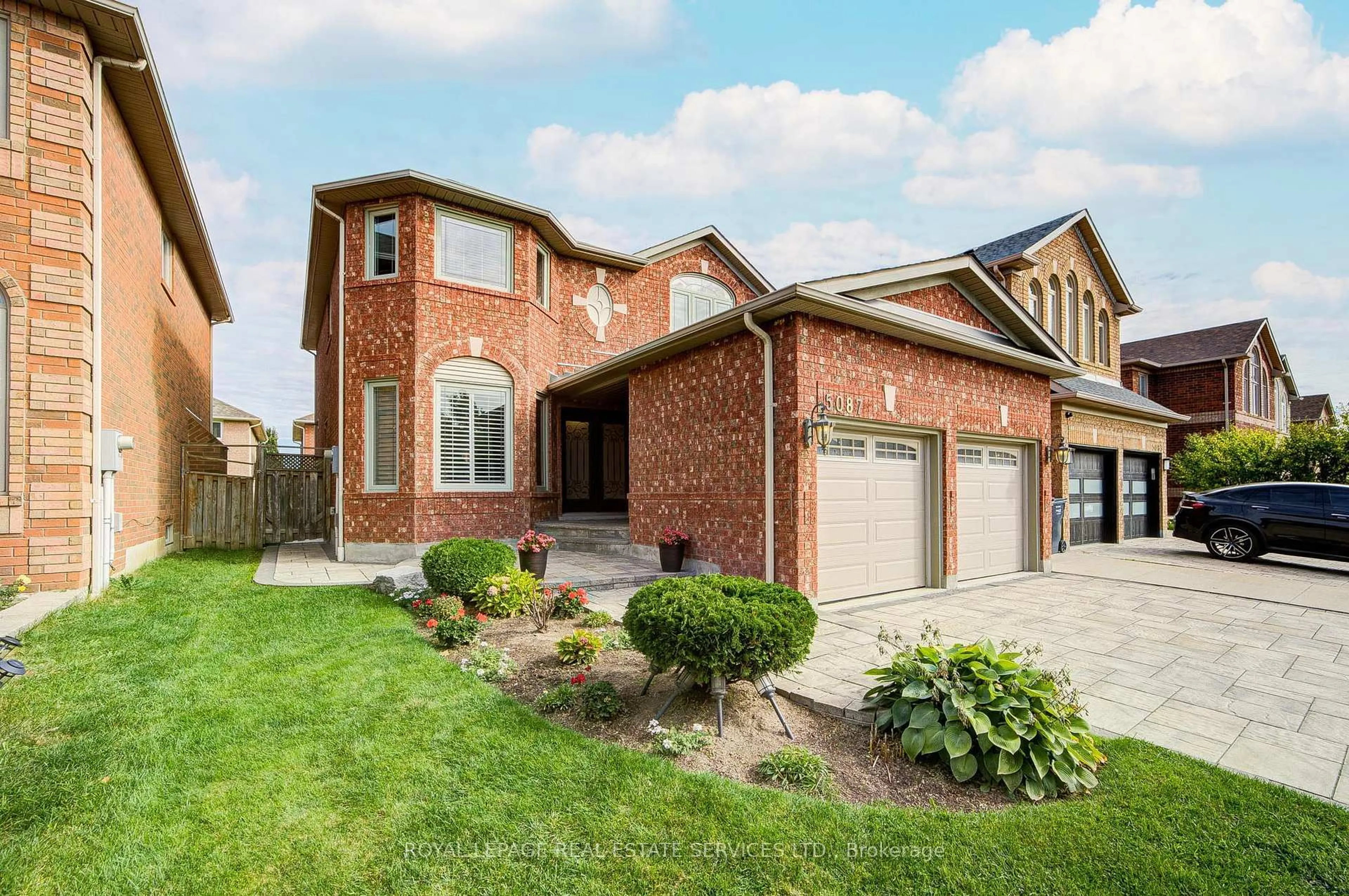 Home with brick exterior material, street for 5087 Silverwater Mill Cres, Mississauga Ontario L5V 2B6