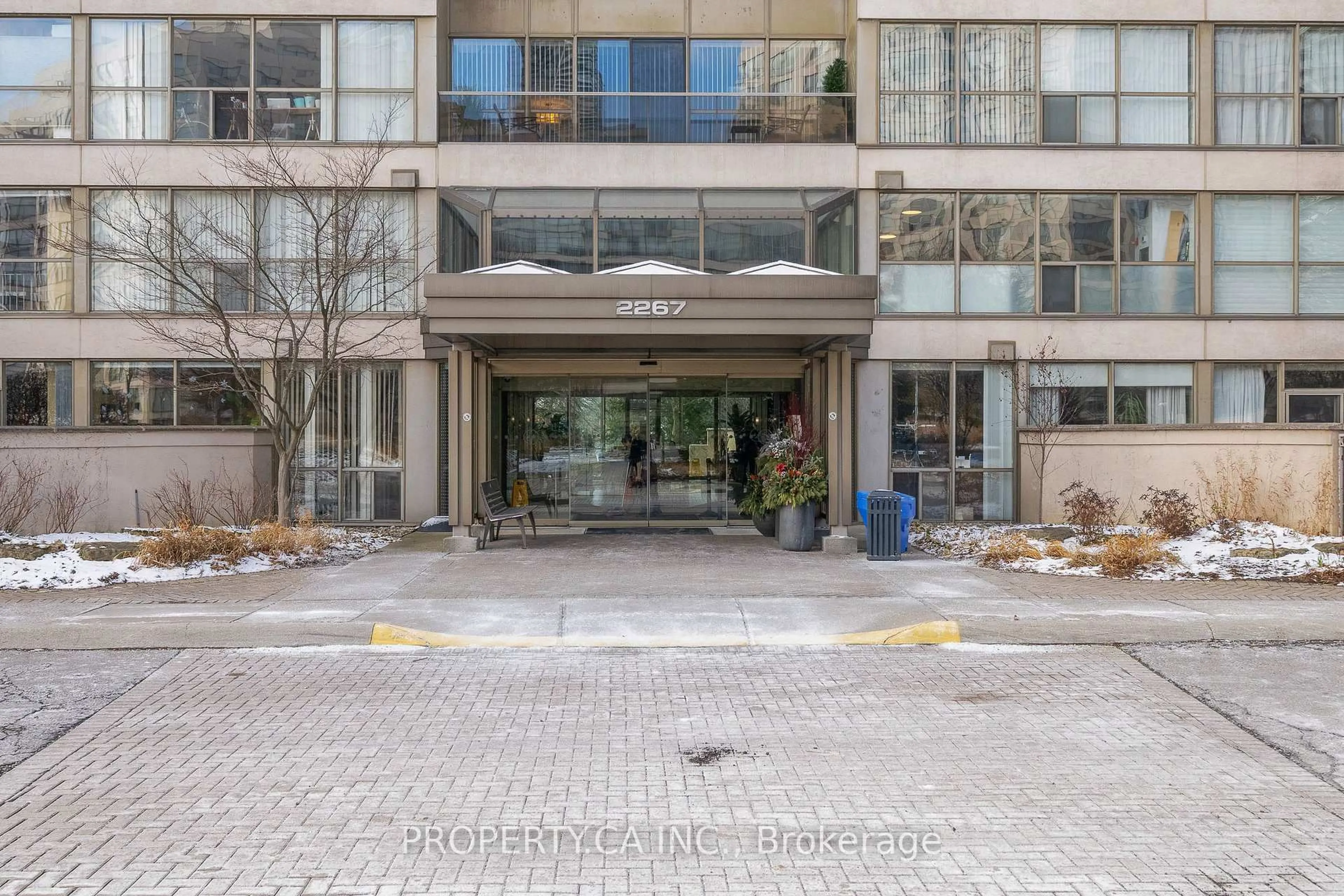 Indoor foyer for 2267 Lake Shore Blvd #526, Toronto Ontario M8V 3X2