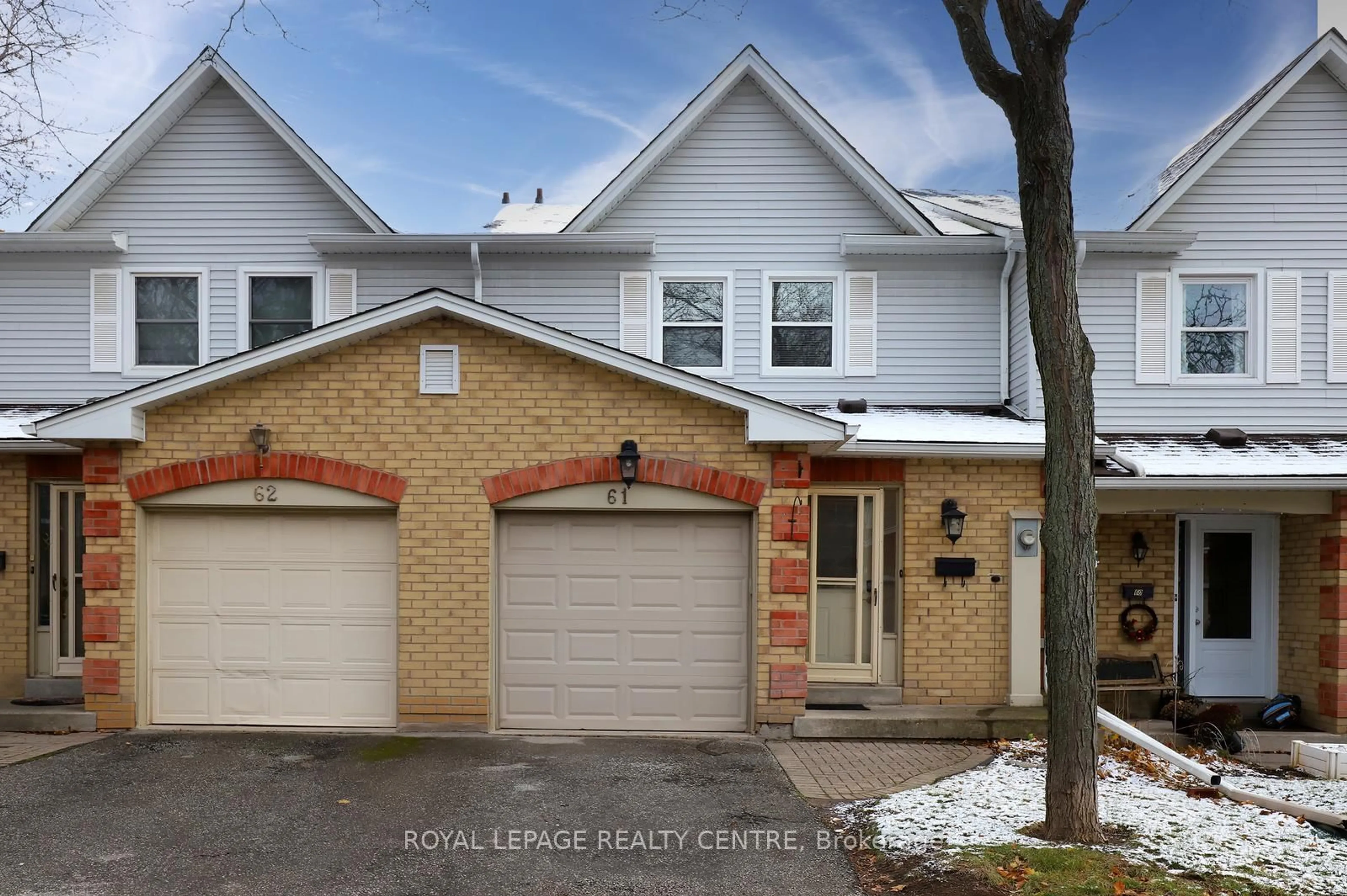 Home with brick exterior material, street for 1214 KIRSTIE Crt #61, Oakville Ontario L6H 5C8