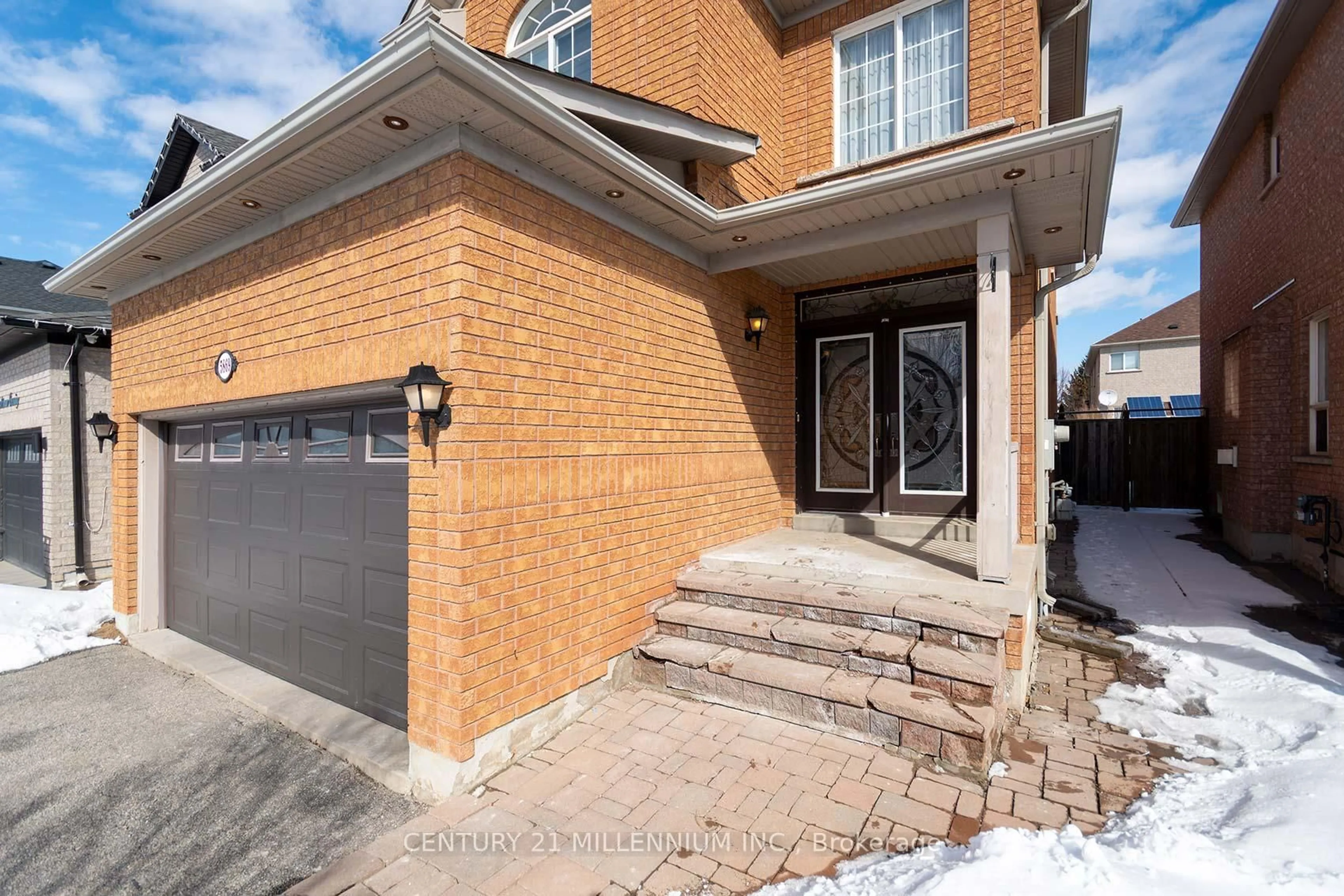 Home with brick exterior material, street for 5869 Yachtsman Cross, Mississauga Ontario L5M 6P1