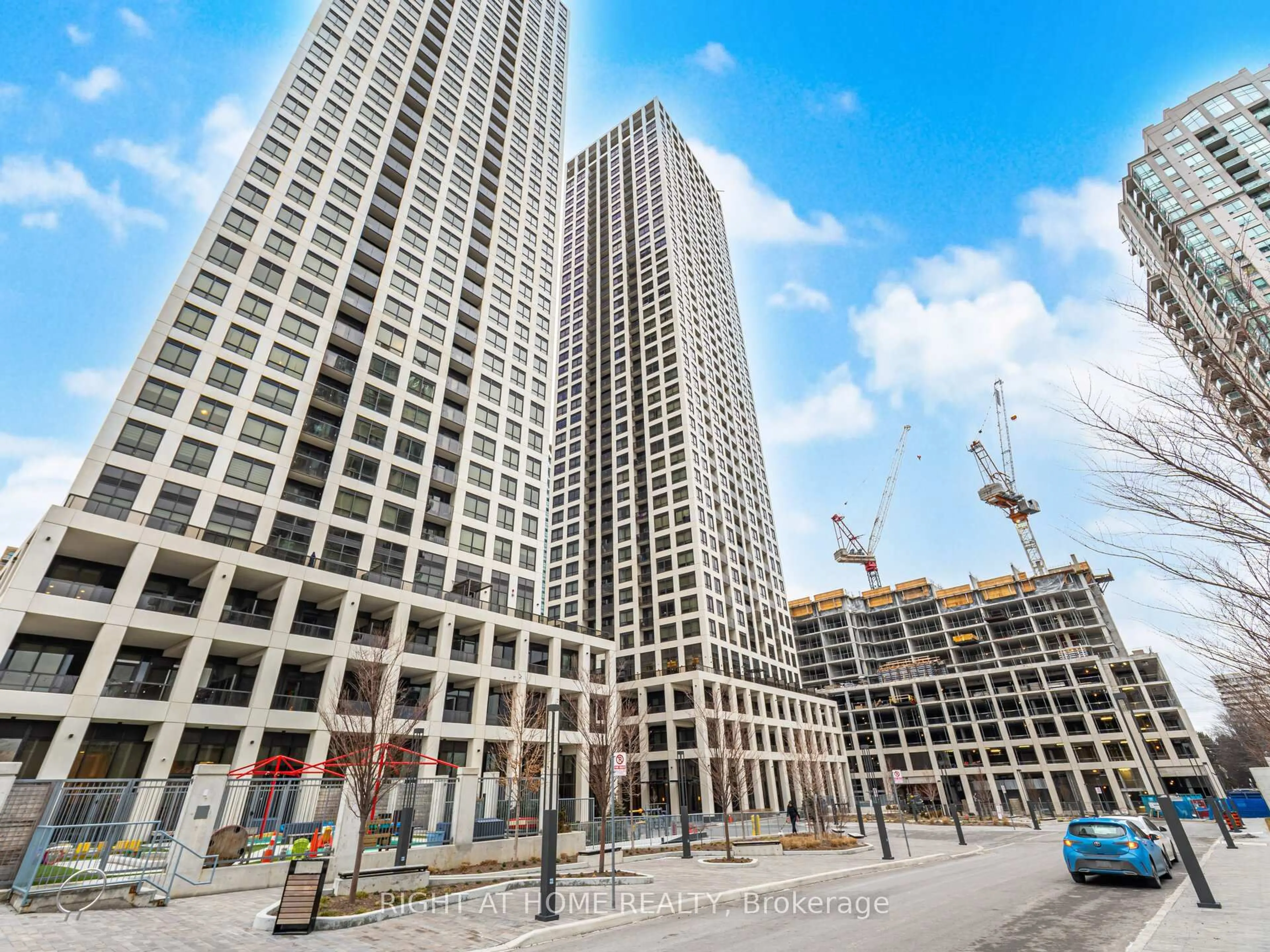 A pic from outside/outdoor area/front of a property/back of a property/a pic from drone, unknown for 30 Elm St #1807, Mississauga Ontario L5B 0N6