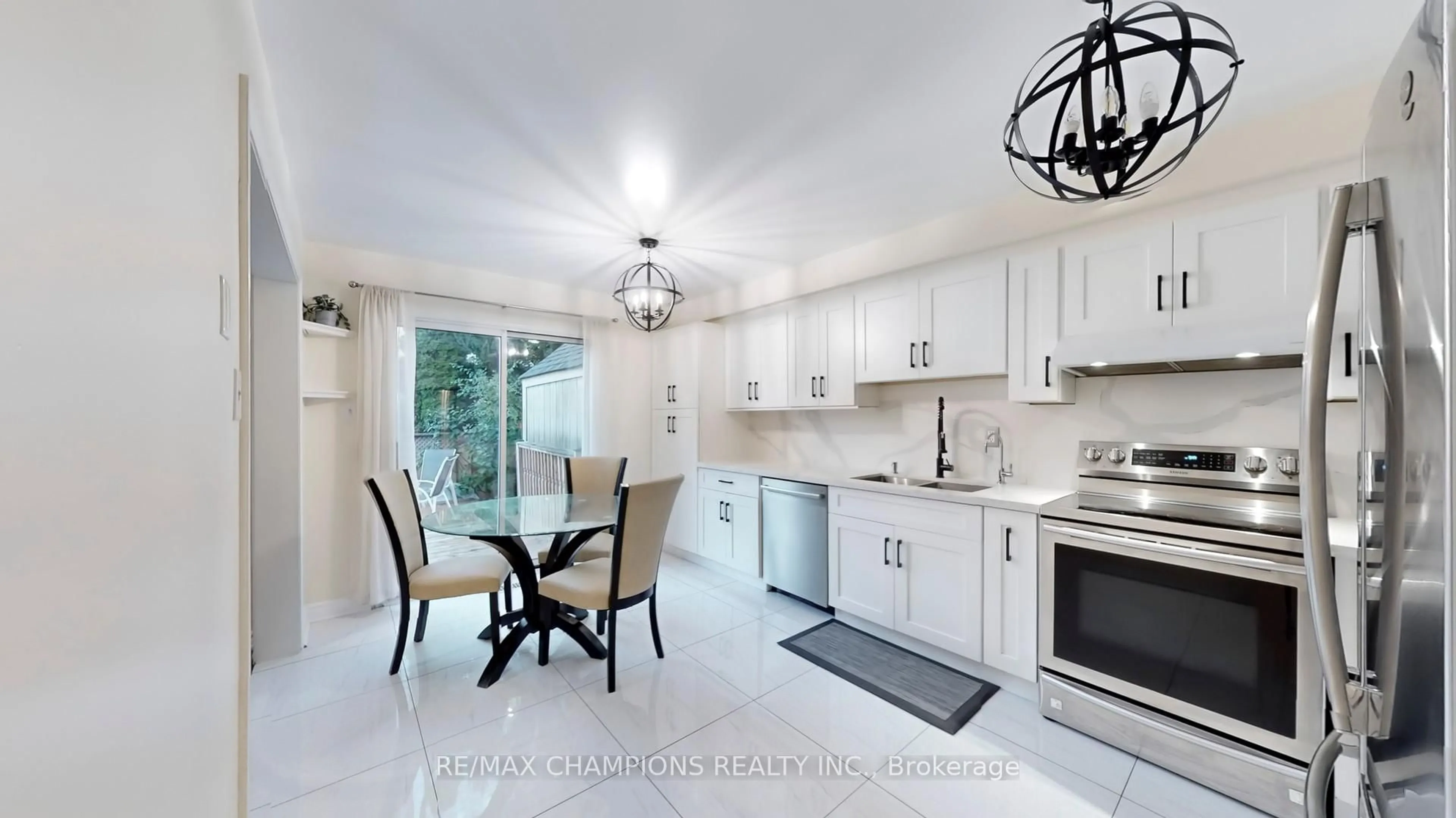 Open concept kitchen, ceramic/tile floor for 135 Ural Circ, Brampton Ontario L6R 1J6