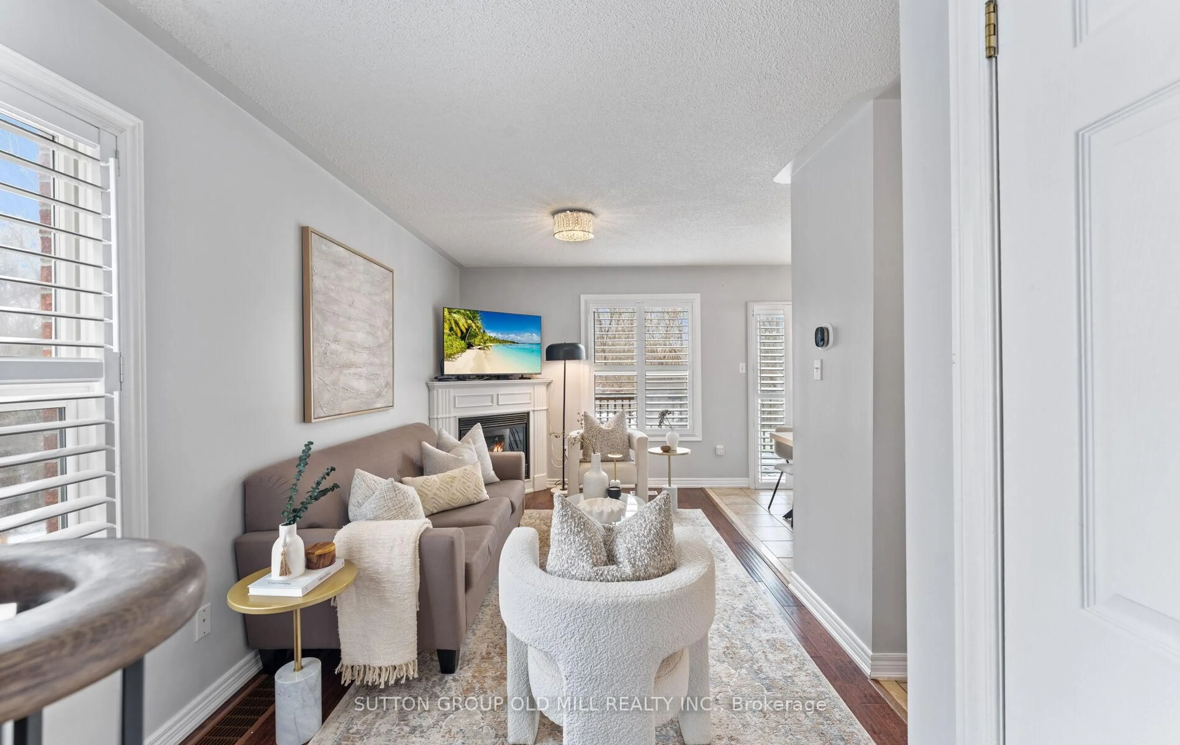 Living room with furniture, unknown for 15 Katrina Crt, Toronto Ontario M6L 3G3