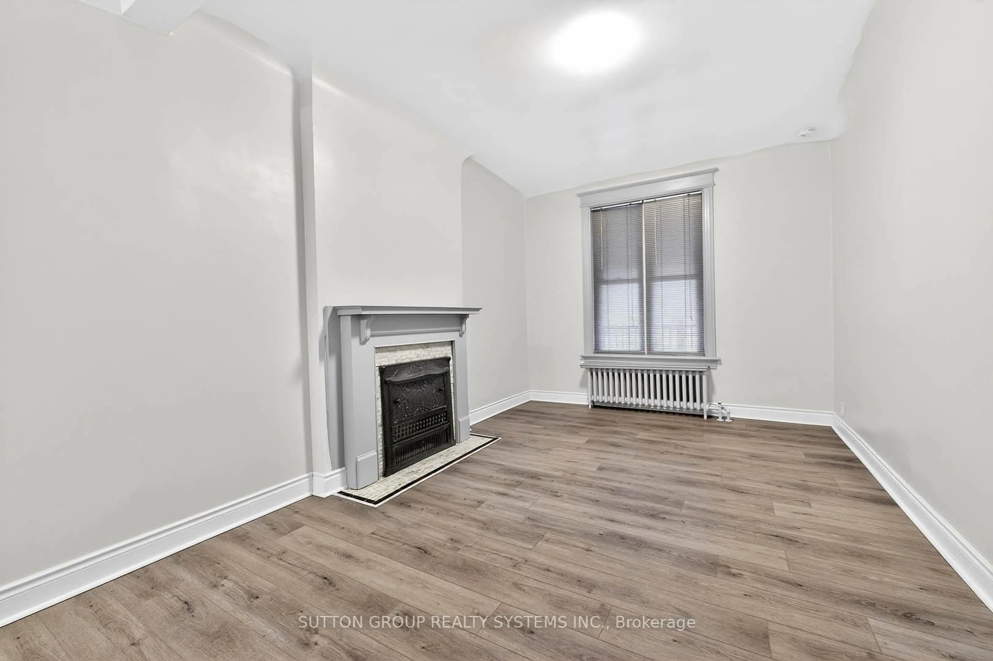 A pic of a room for 250 Christie St, Toronto Ontario M6G 3B8