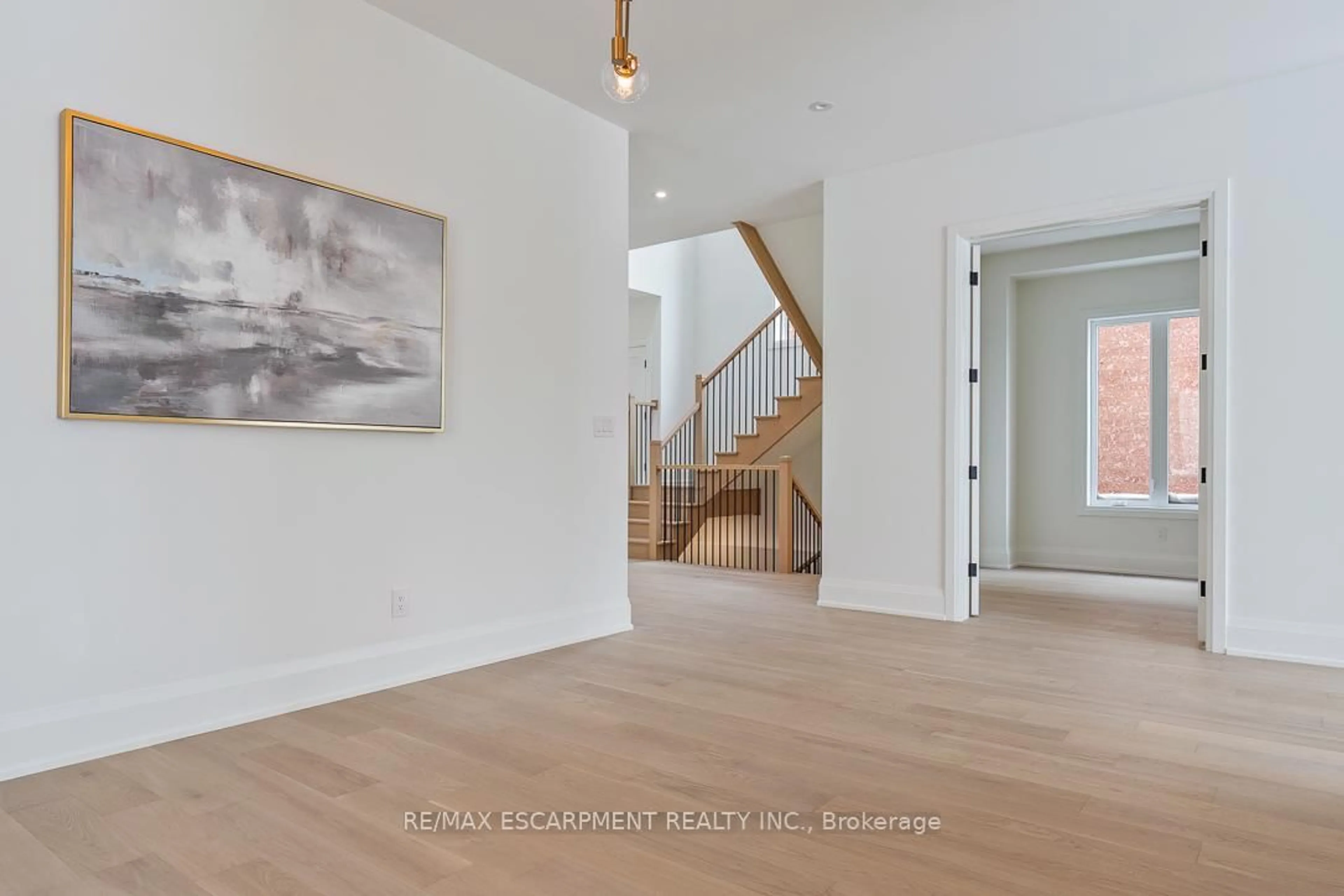 Indoor entryway for 2350 Eighth Line, Oakville Ontario L6H 7E6