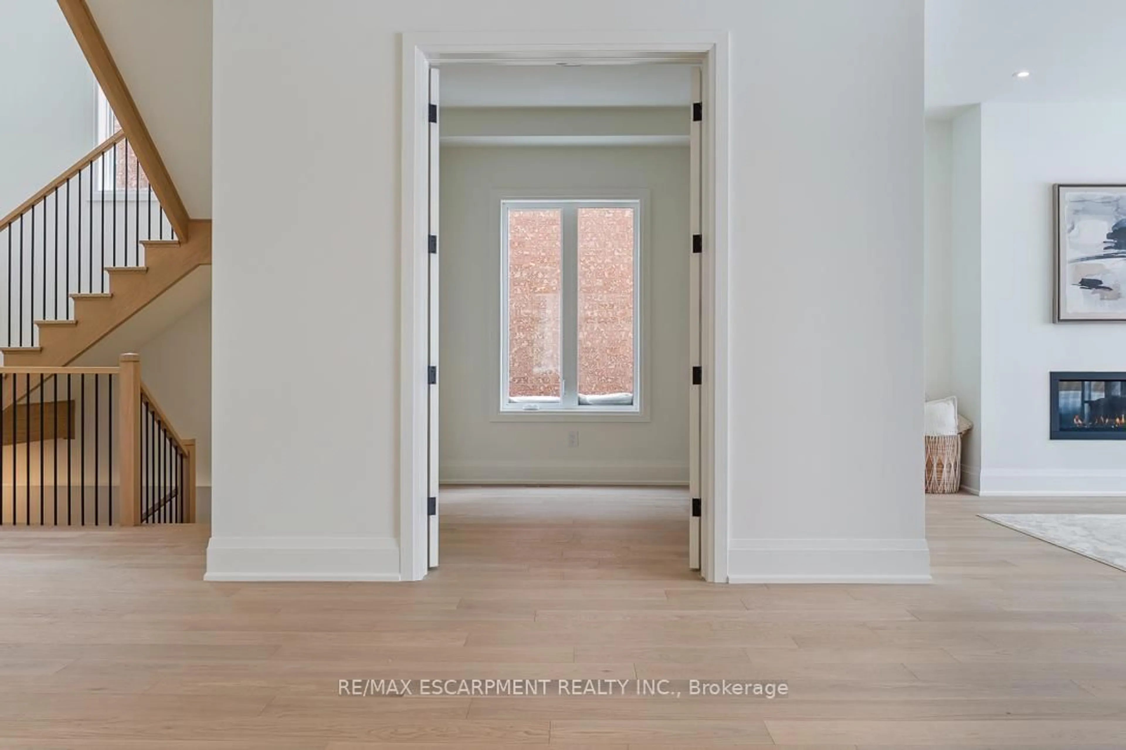 Indoor entryway for 2350 Eighth Line, Oakville Ontario L6H 7E6