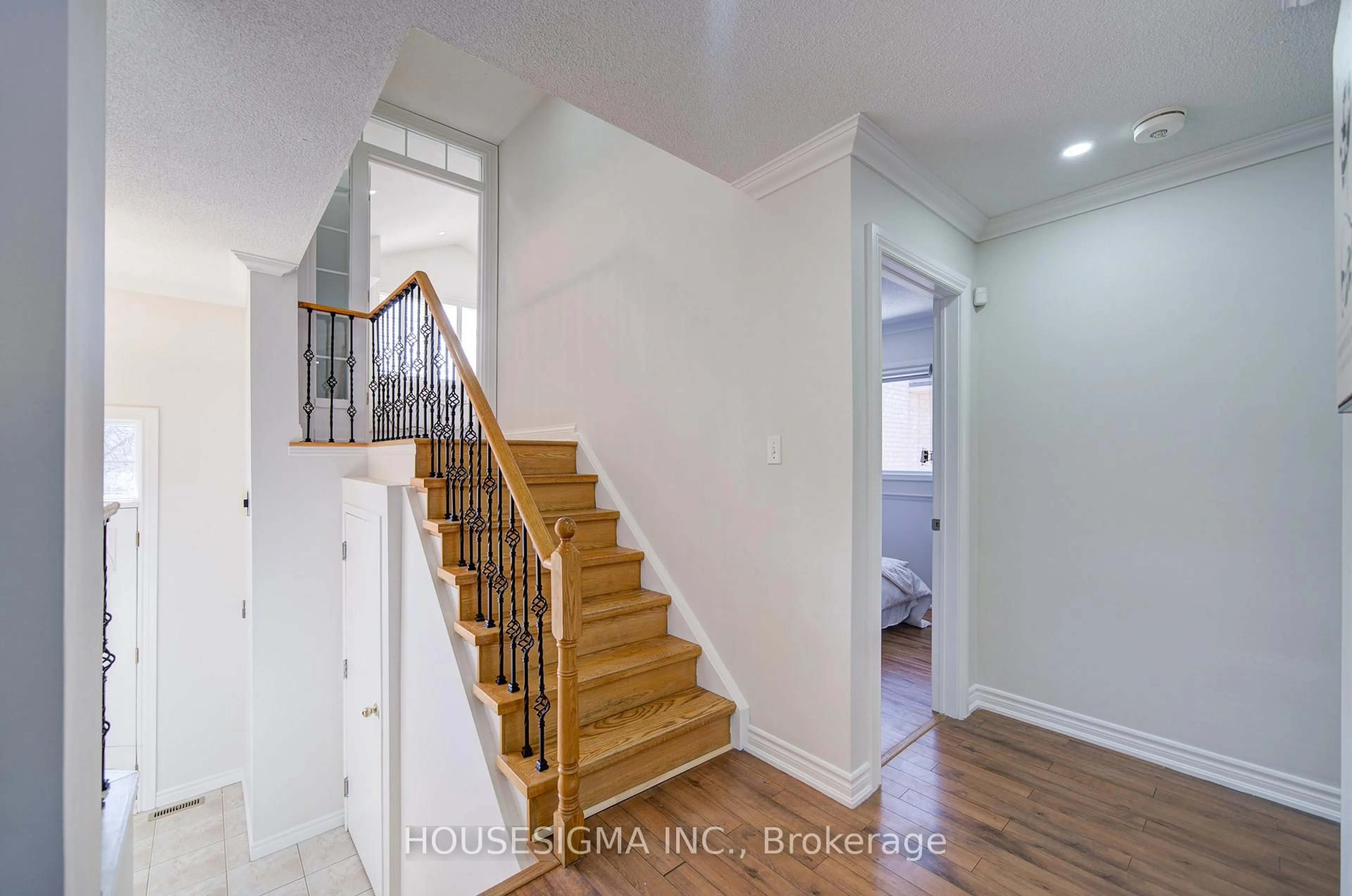 Stairs for 73 Brinkley Dr, Brampton Ontario L7A 1G3