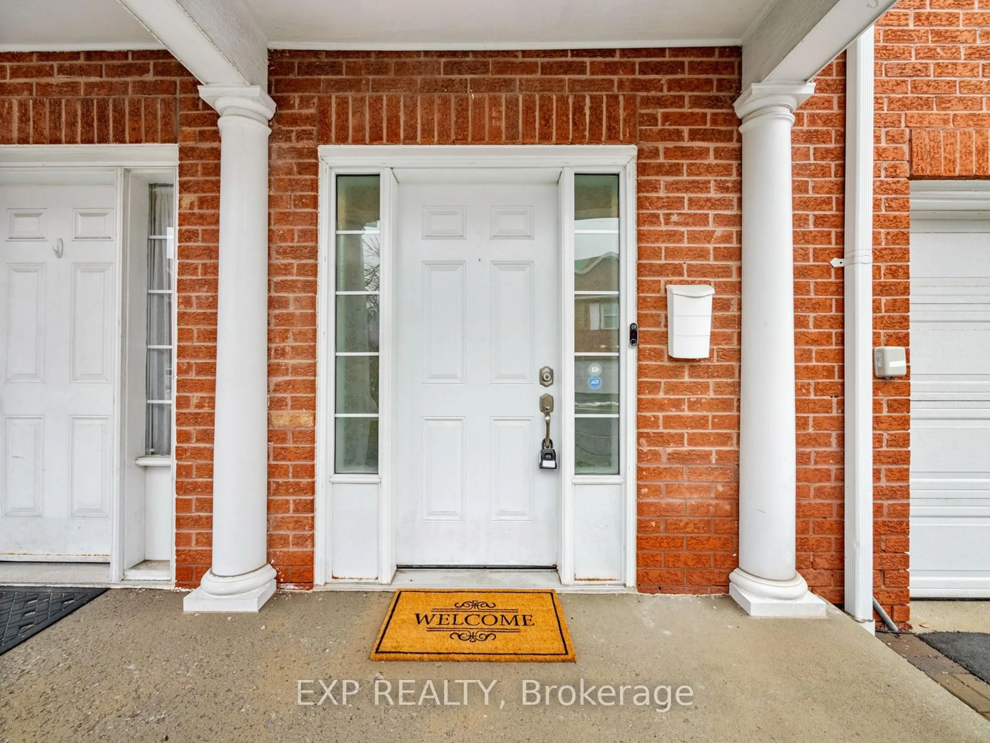 Indoor entryway for 23 Stornwood Crt, Brampton Ontario L6W 4H6